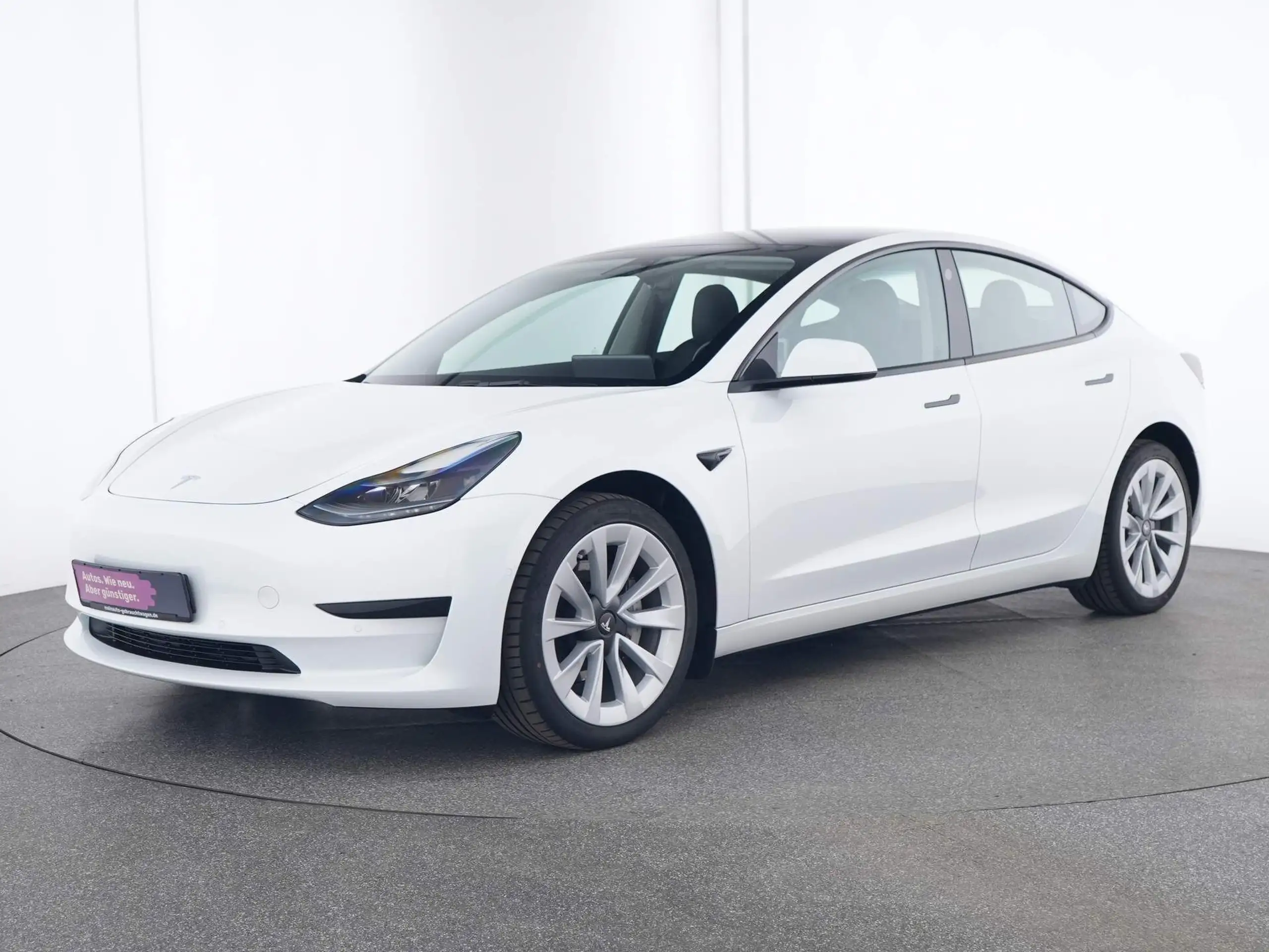 Tesla - Model 3