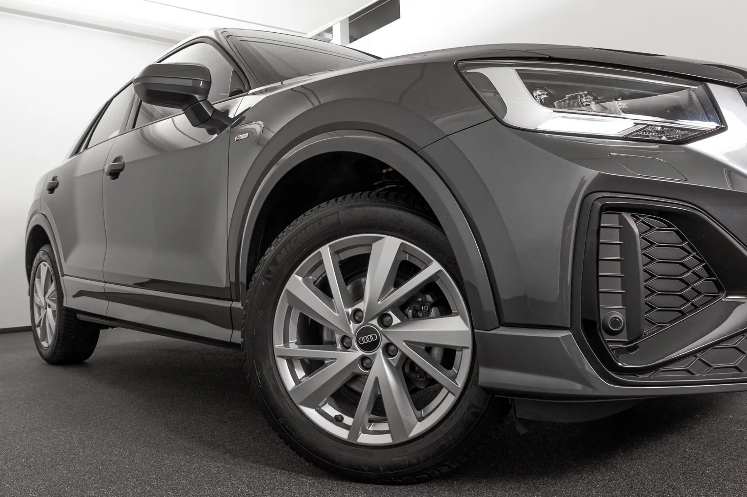 Audi - Q2