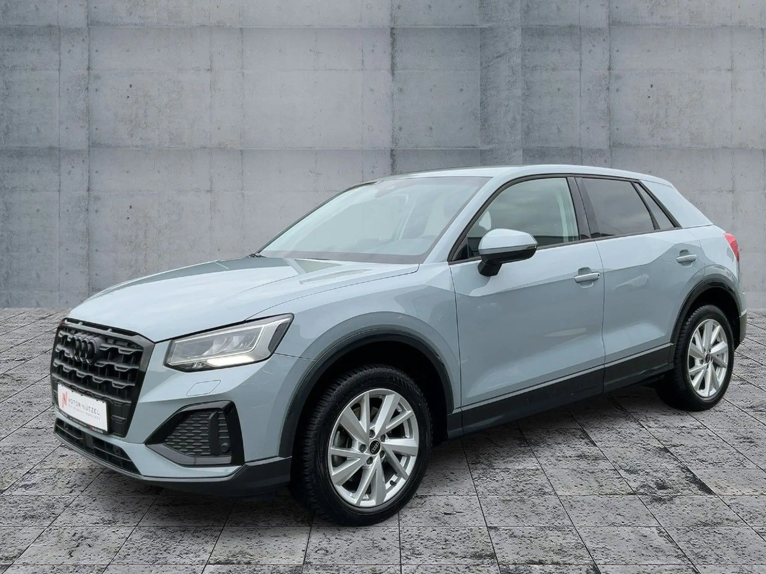 Audi - Q2