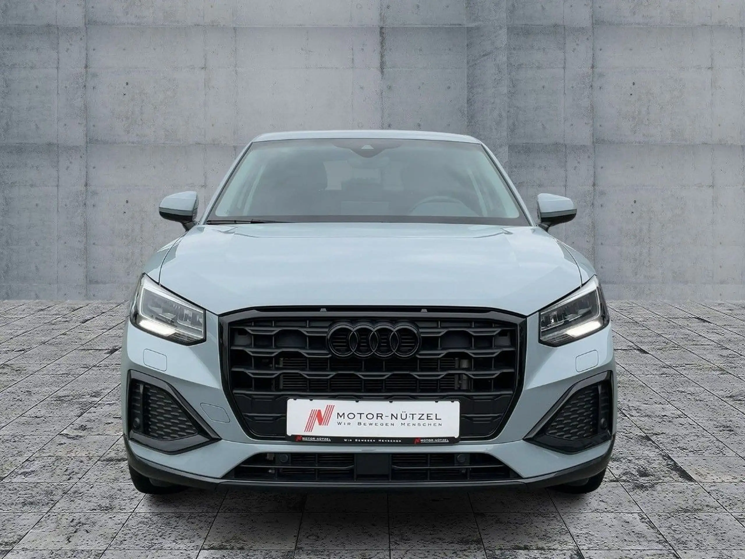 Audi - Q2