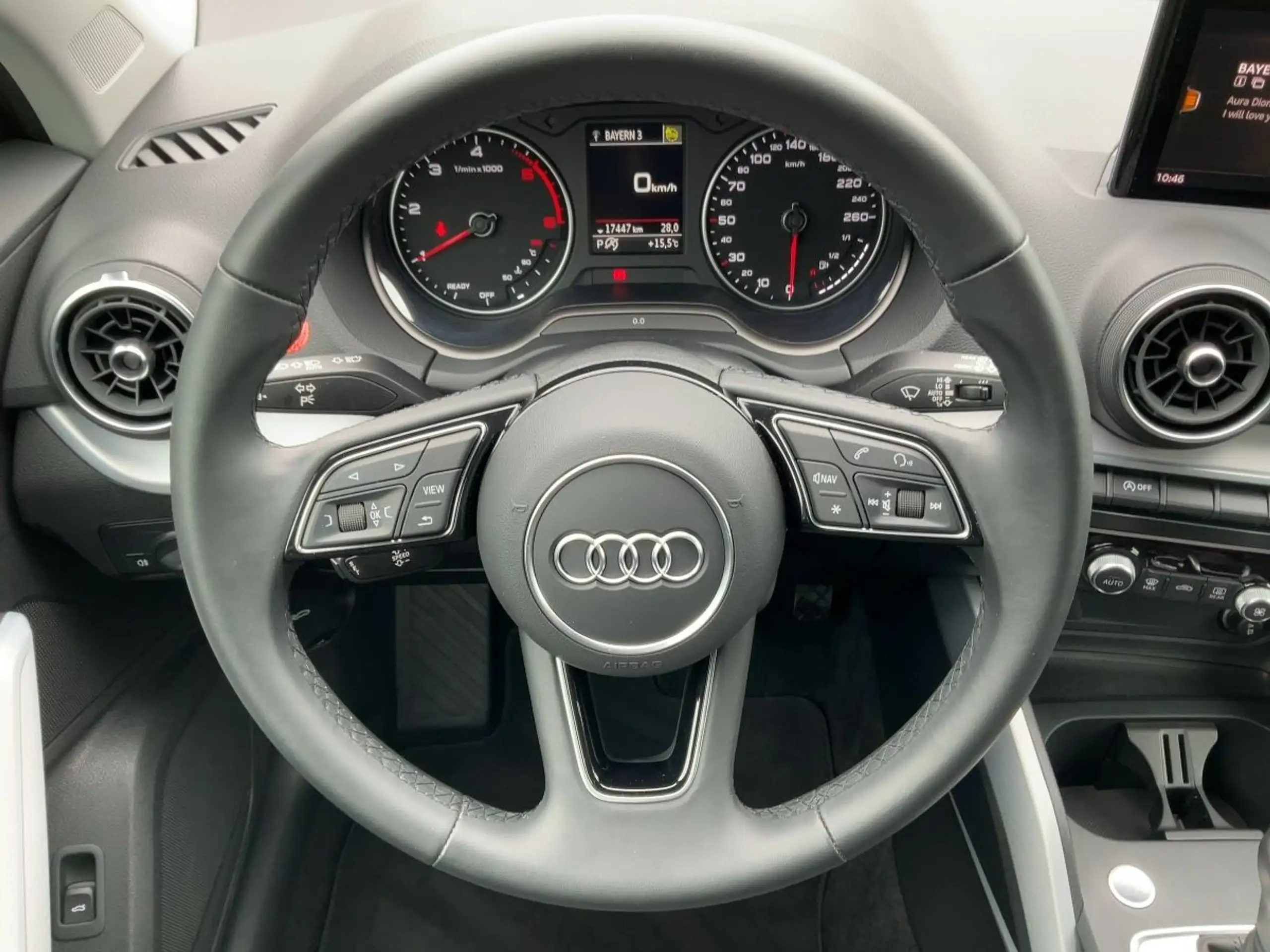 Audi - Q2