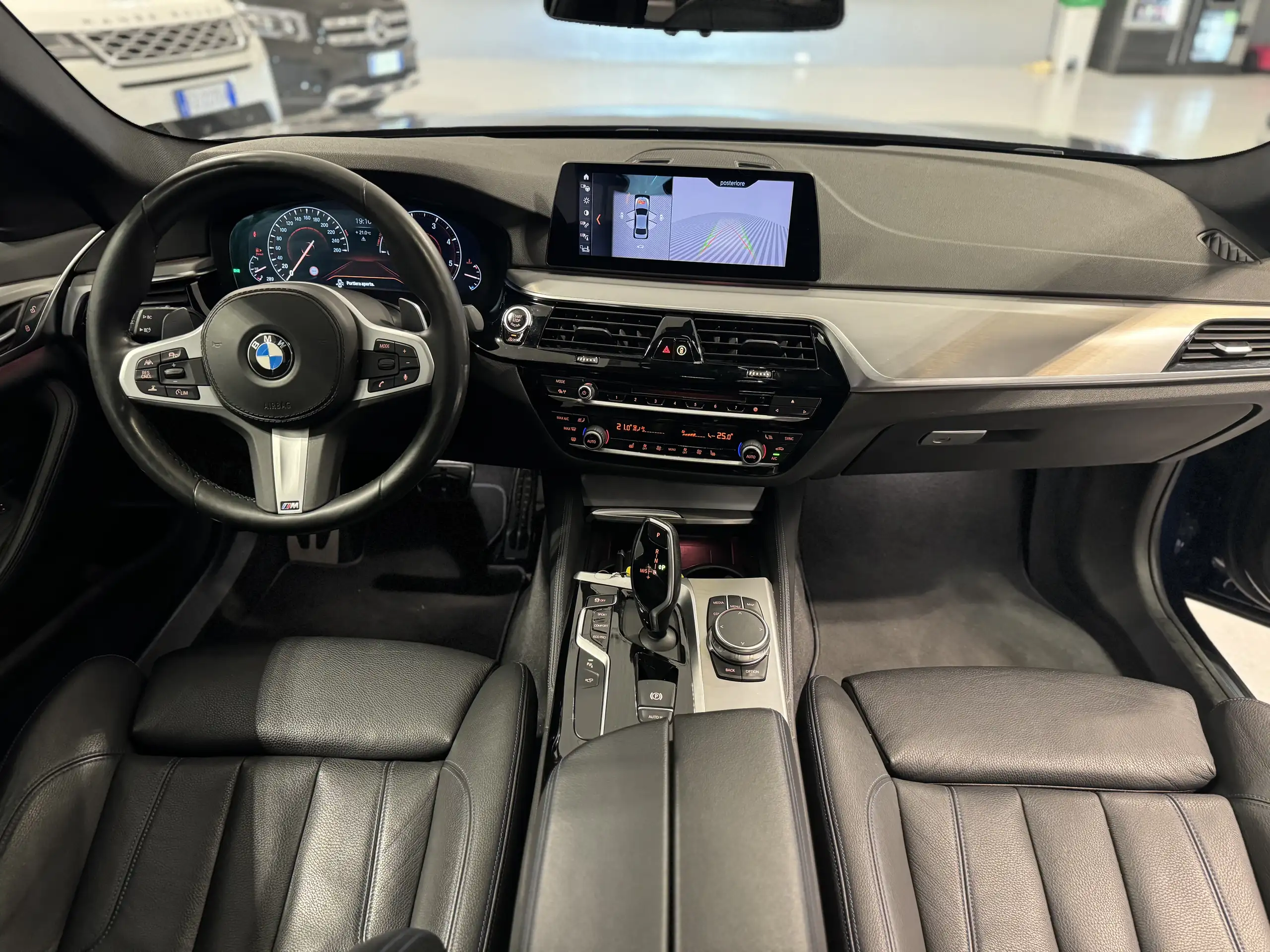 BMW - 530