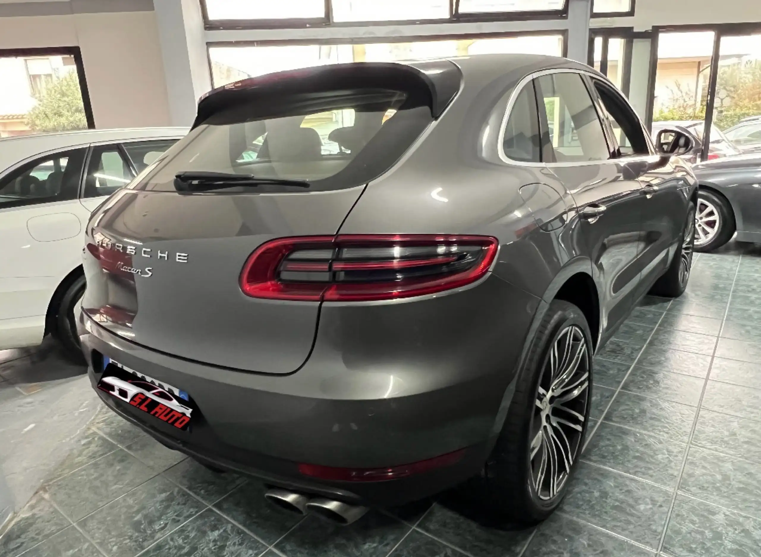 Porsche - Macan