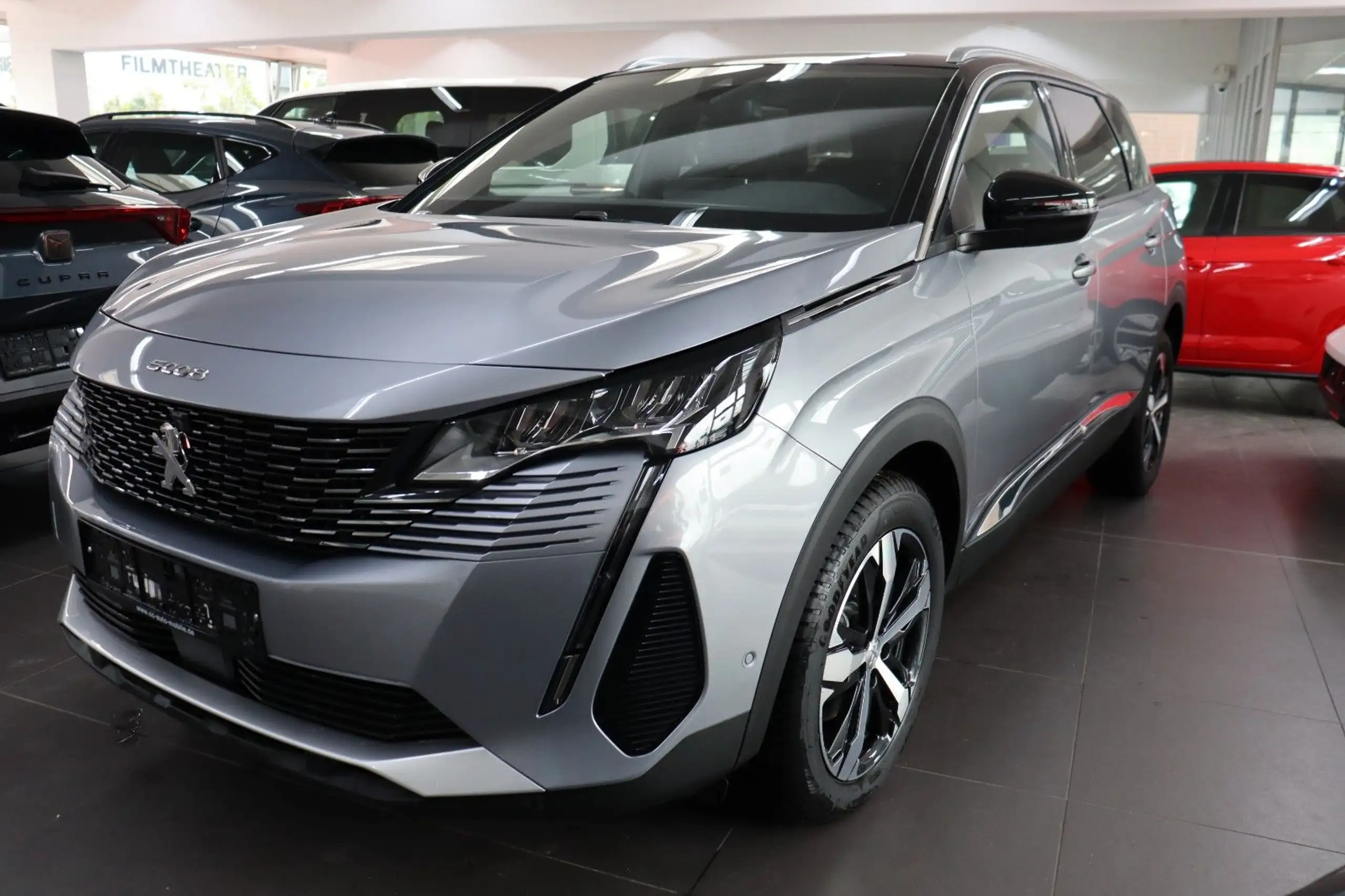 Peugeot - 5008