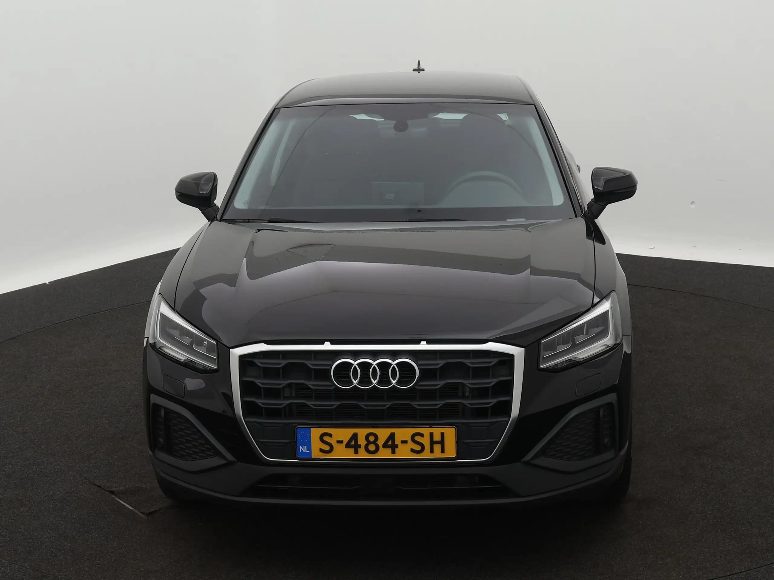 Audi - Q2