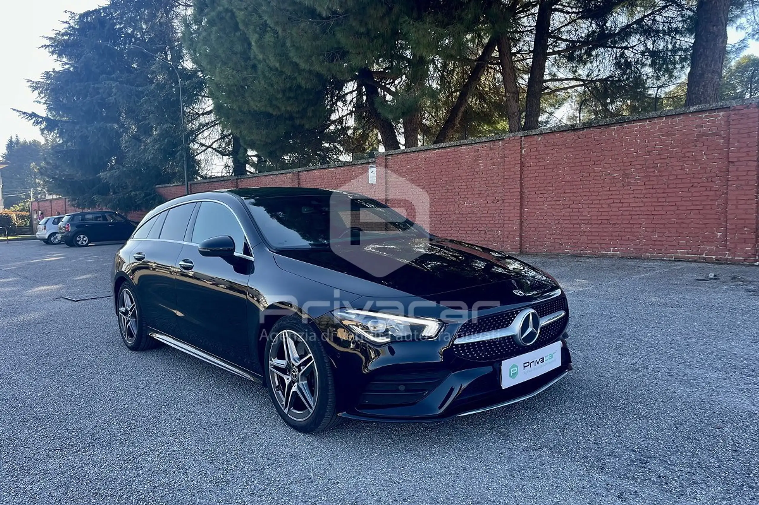 Mercedes-Benz - CLA 200