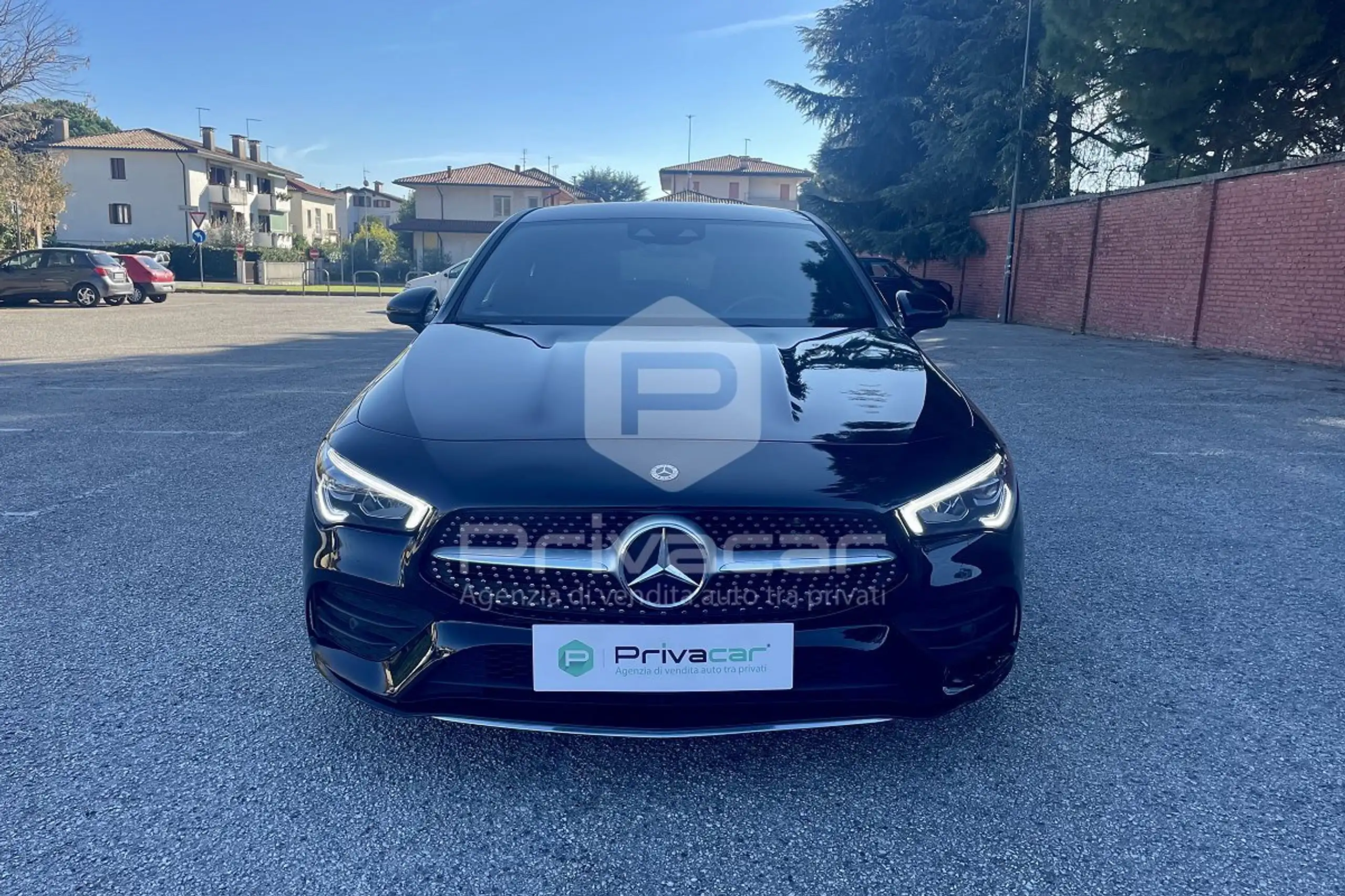 Mercedes-Benz - CLA 200