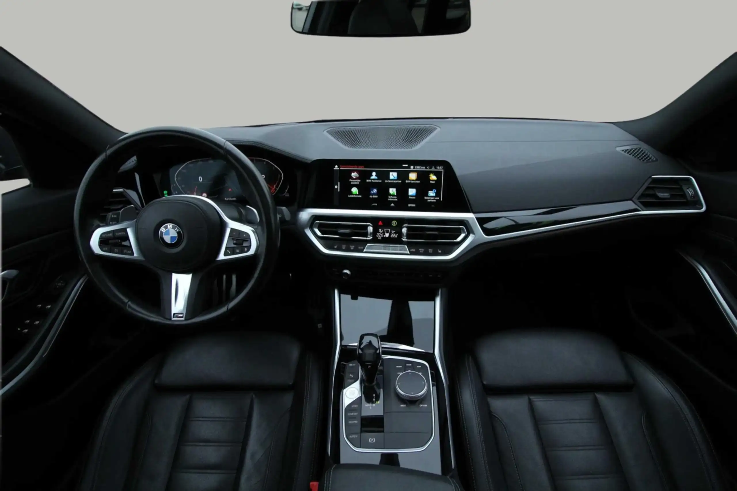 BMW - 320