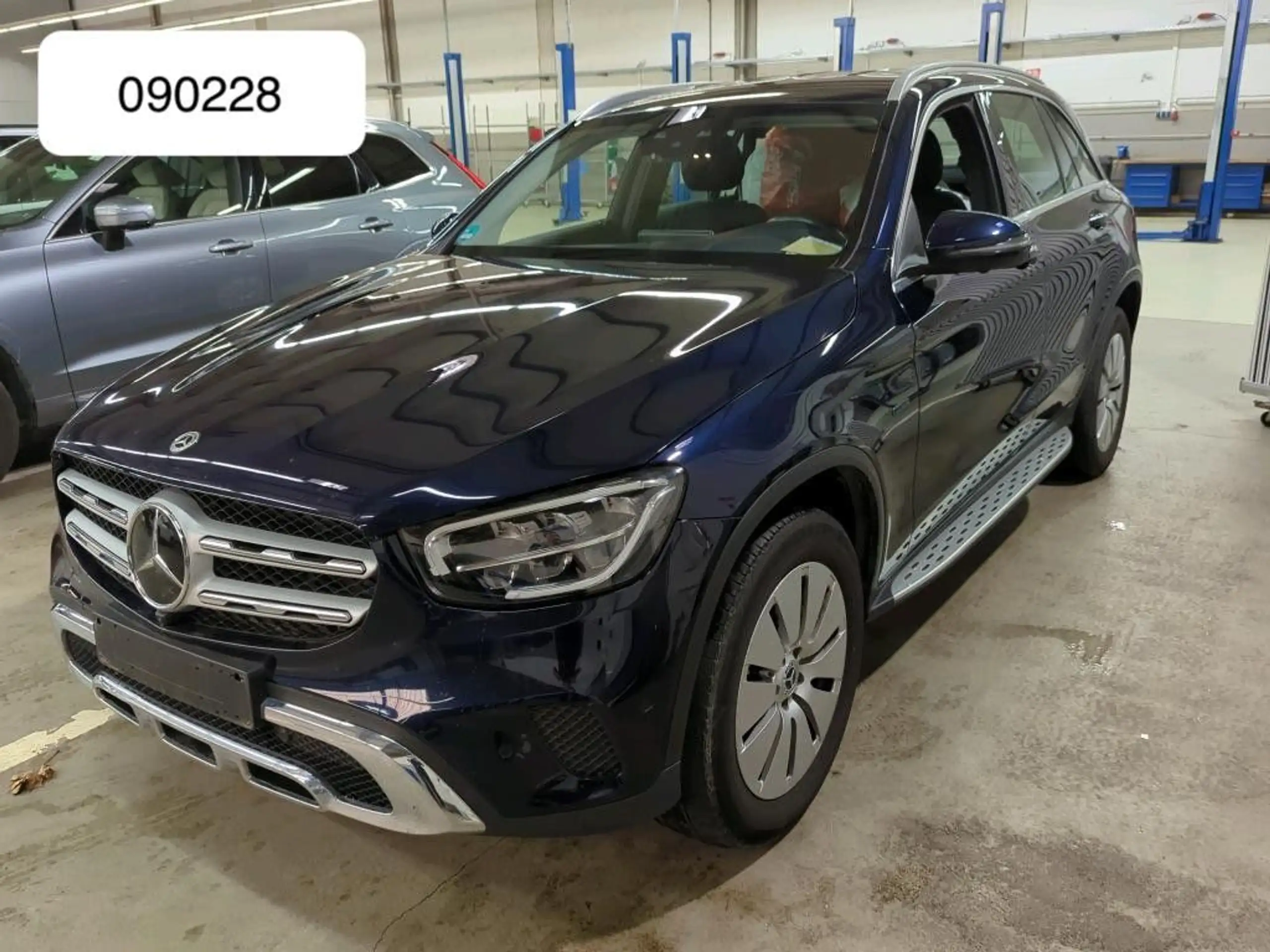 Mercedes-Benz - GLC 300