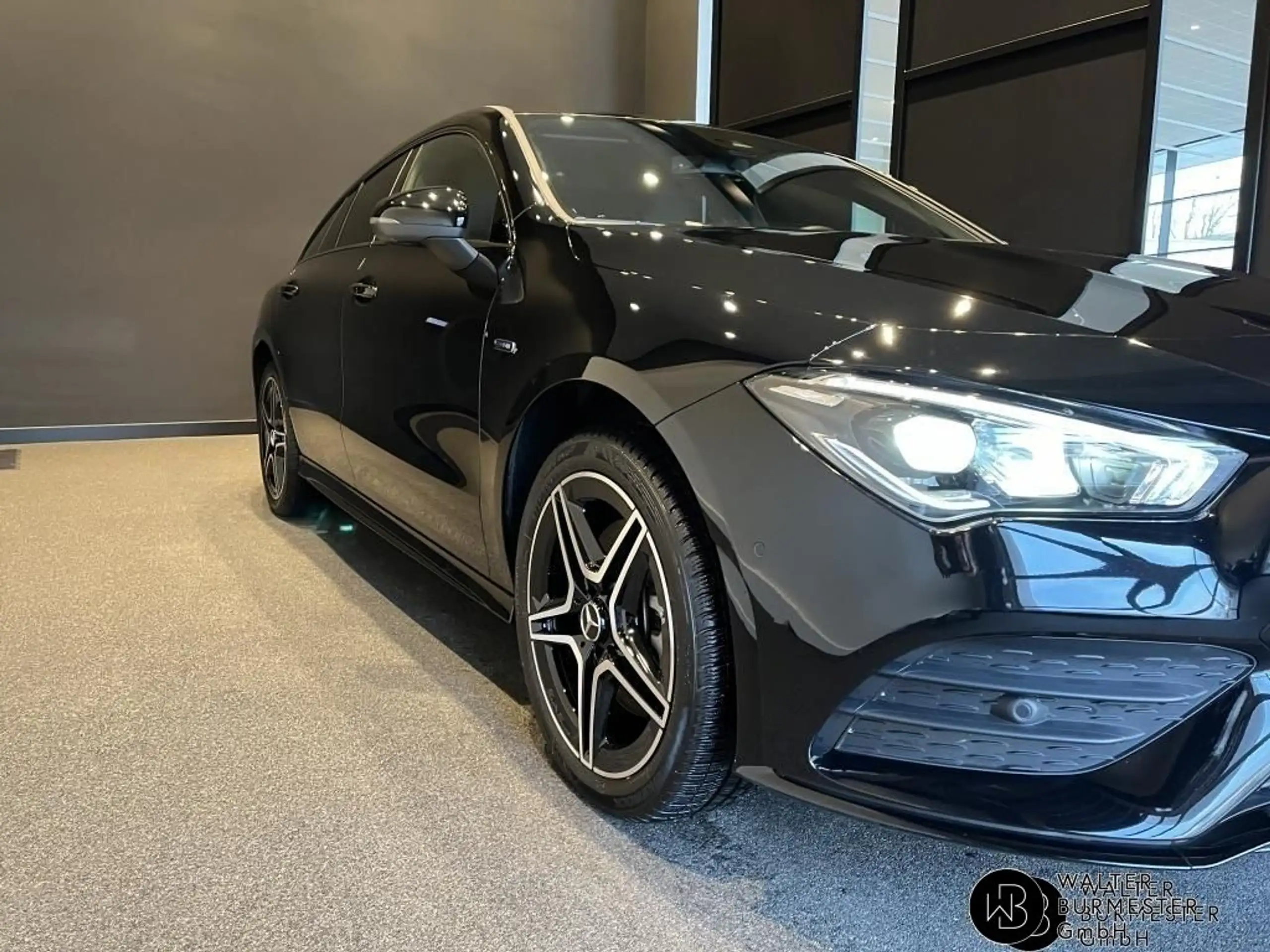 Mercedes-Benz - CLA 250