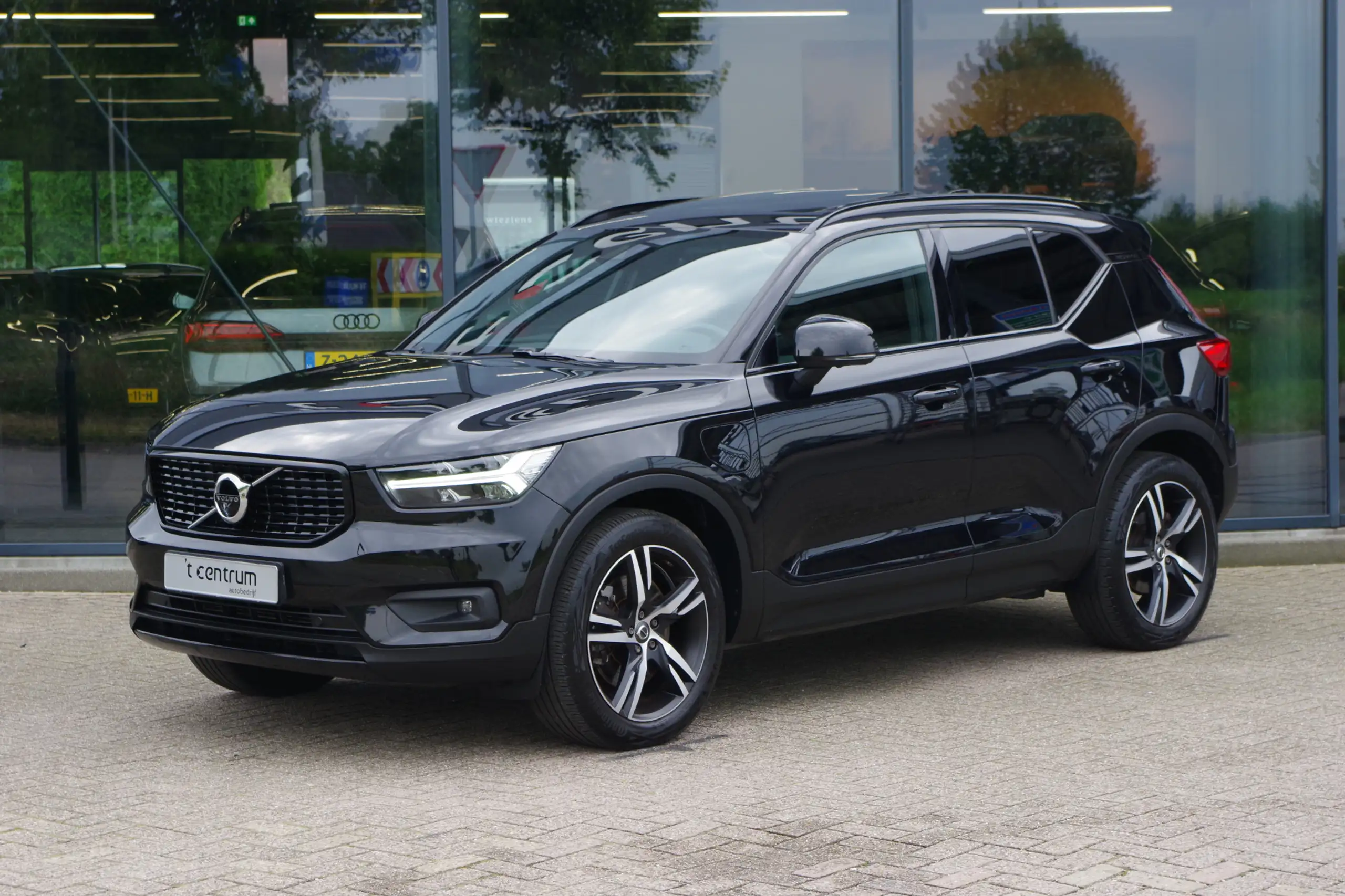 Volvo - XC40