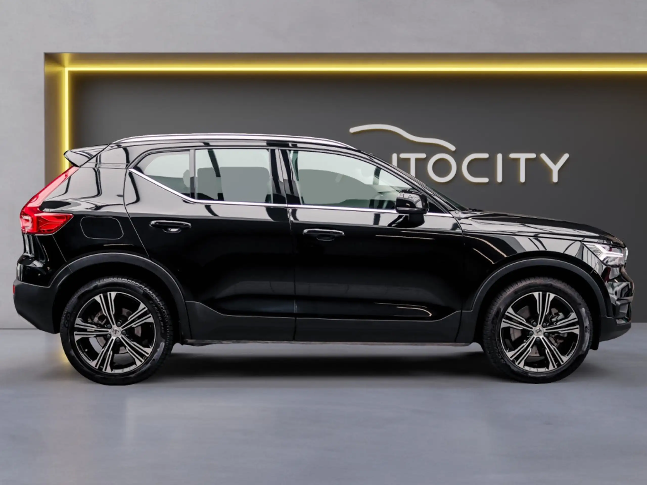 Volvo - XC40