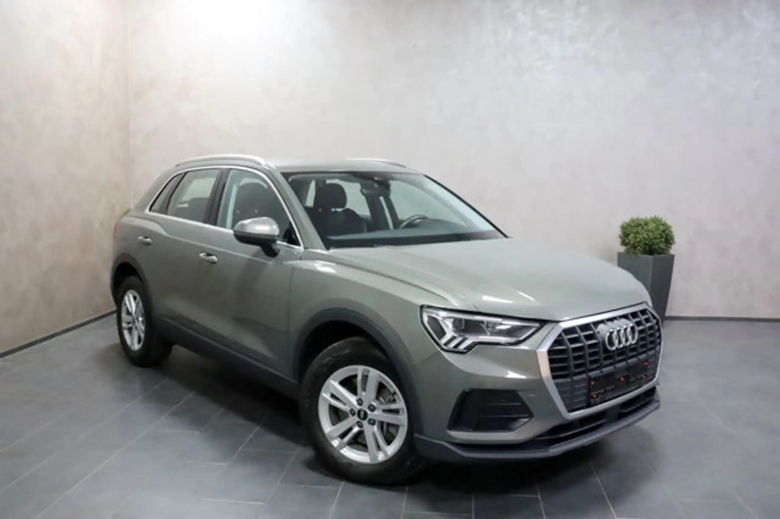 Audi - Q3