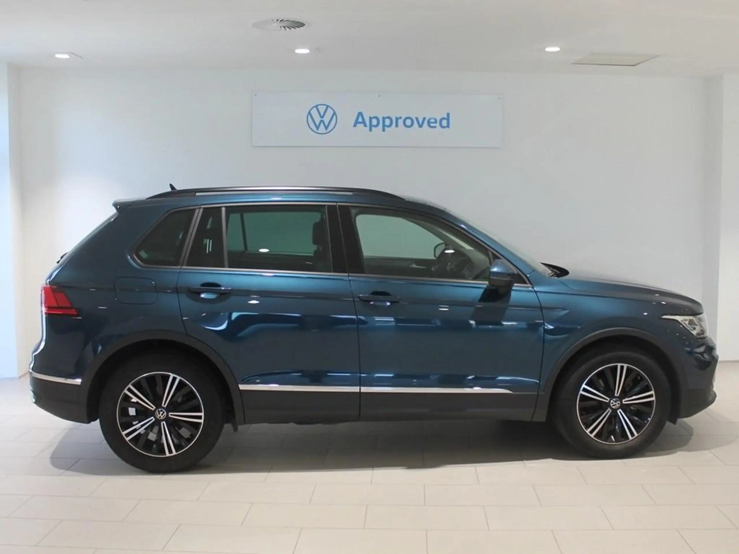 Volkswagen - Tiguan