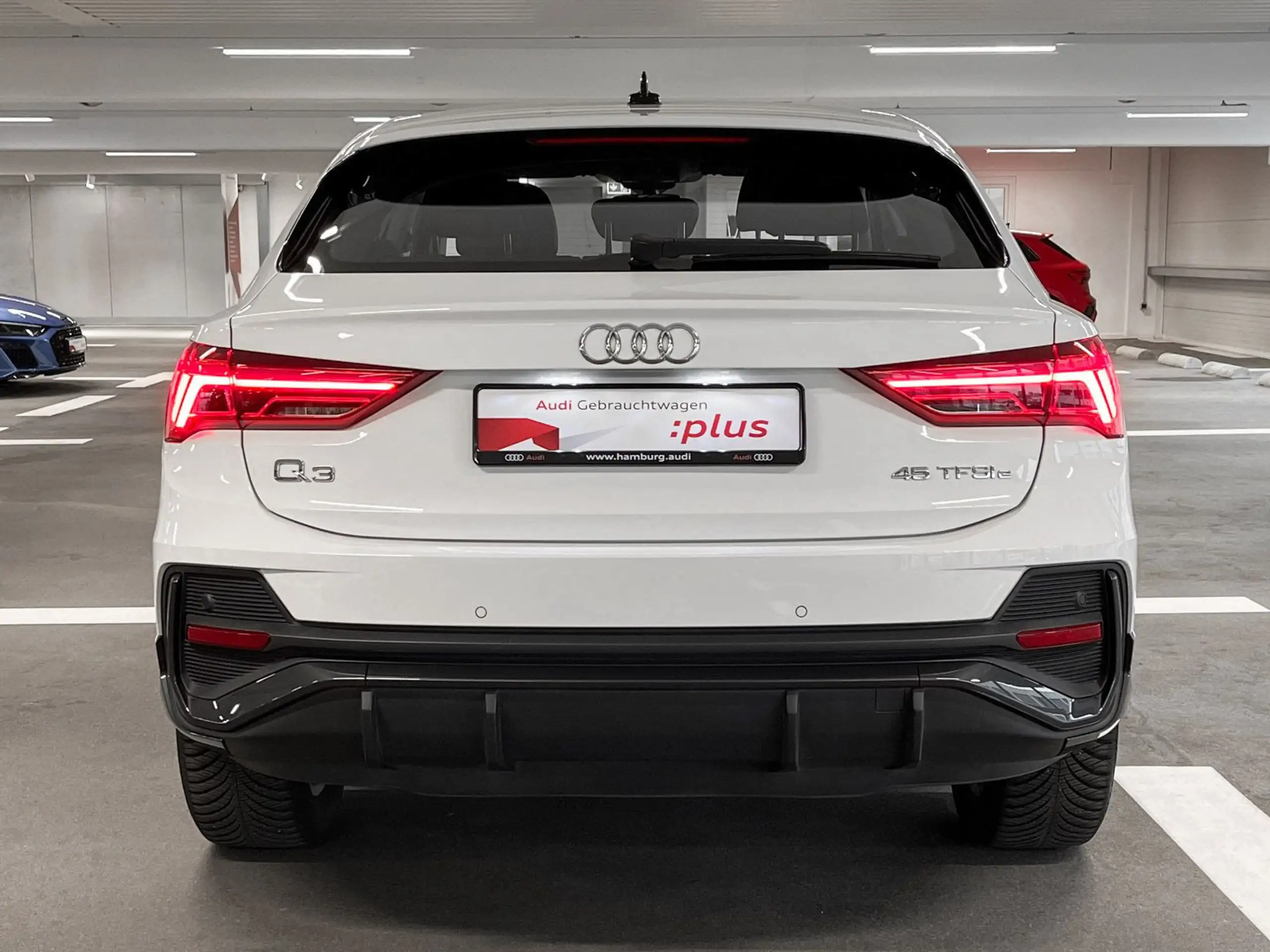 Audi - Q3