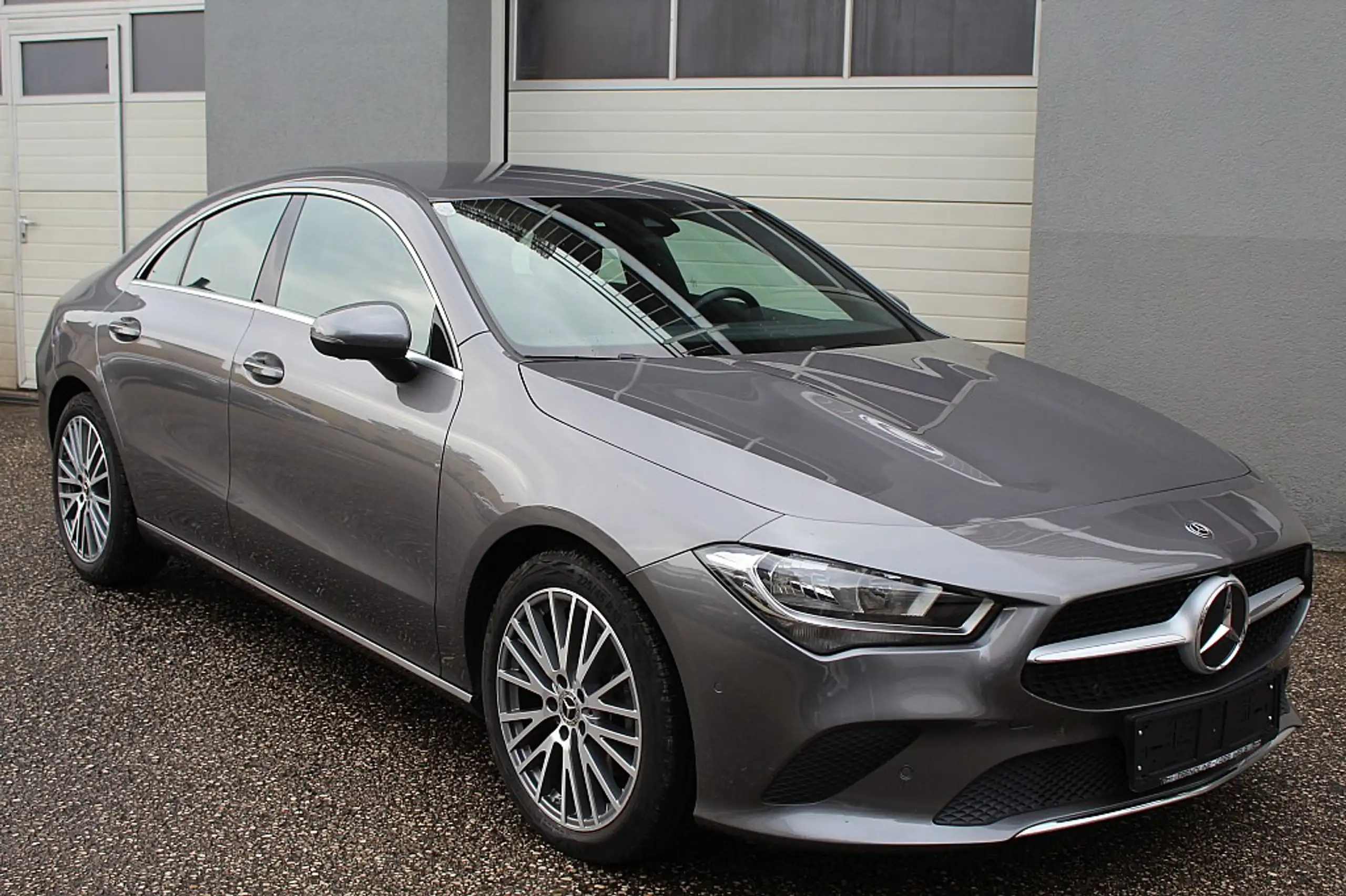 Mercedes-Benz - CLA 200