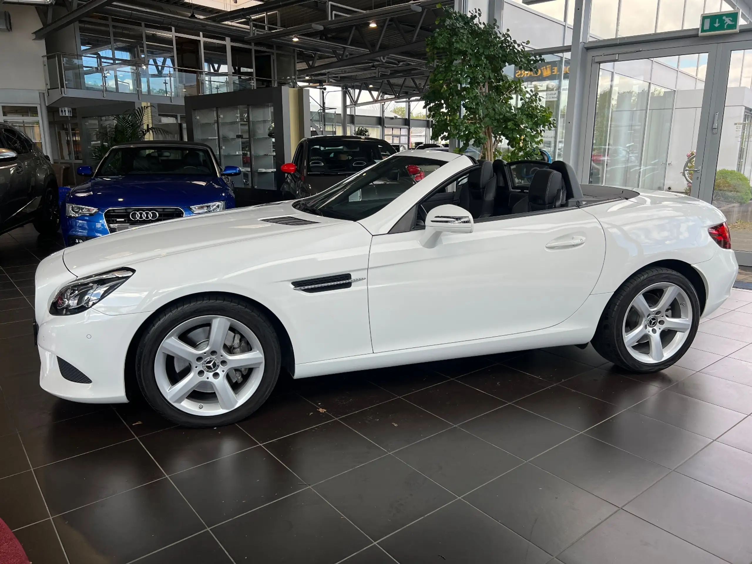 Mercedes-Benz - SLC 200