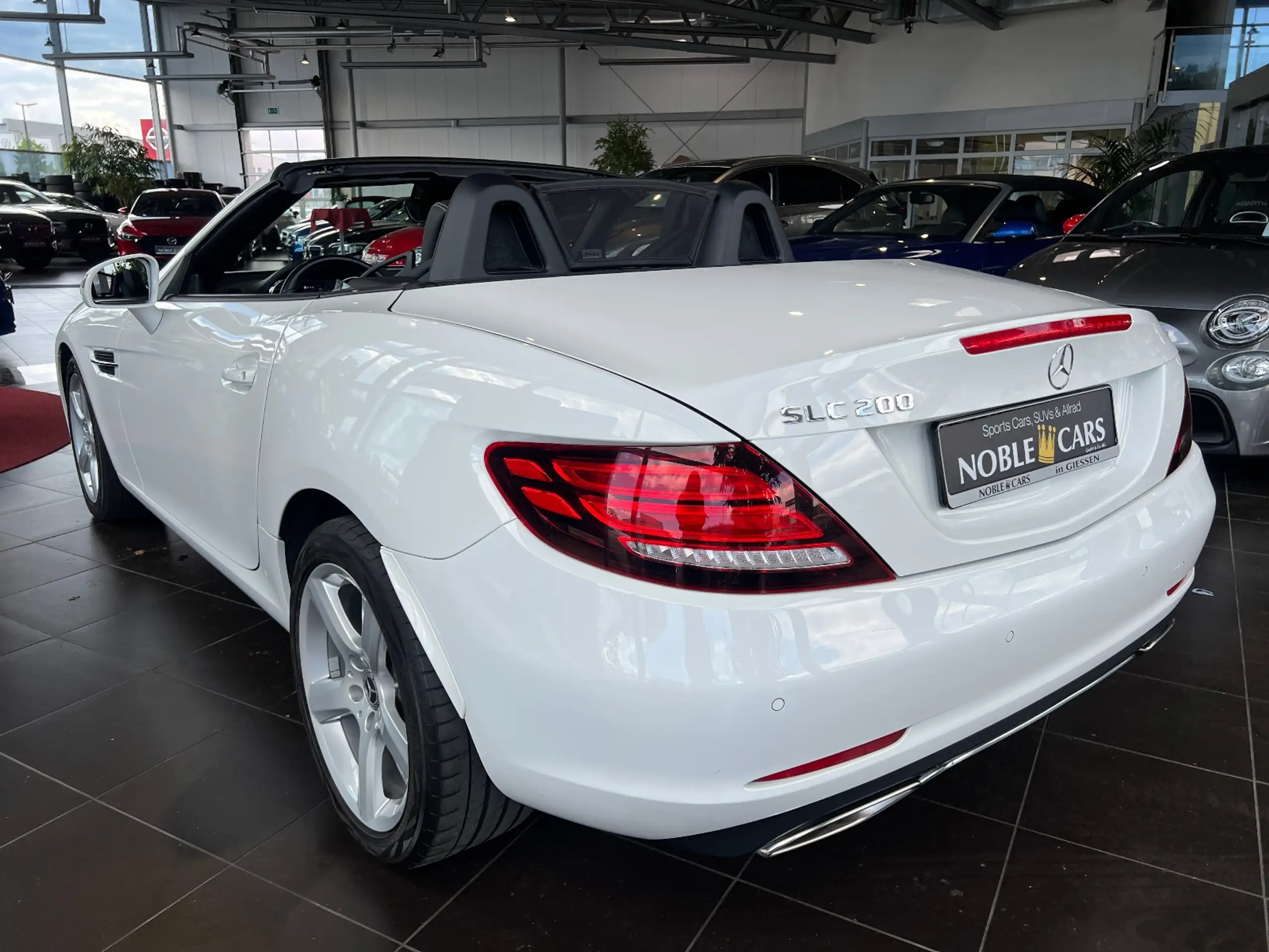 Mercedes-Benz - SLC 200