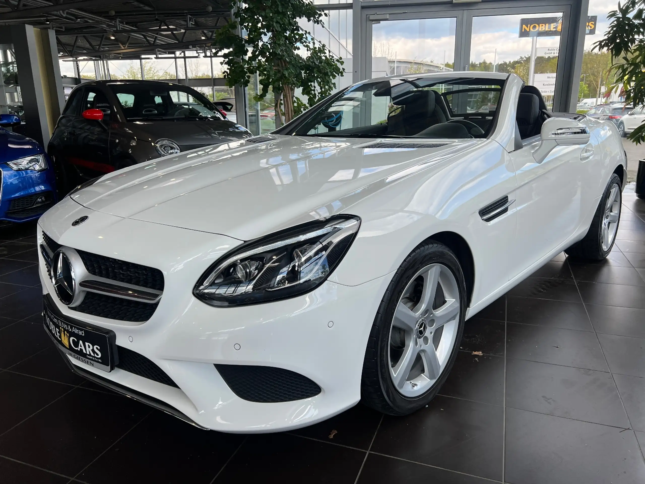 Mercedes-Benz - SLC 200