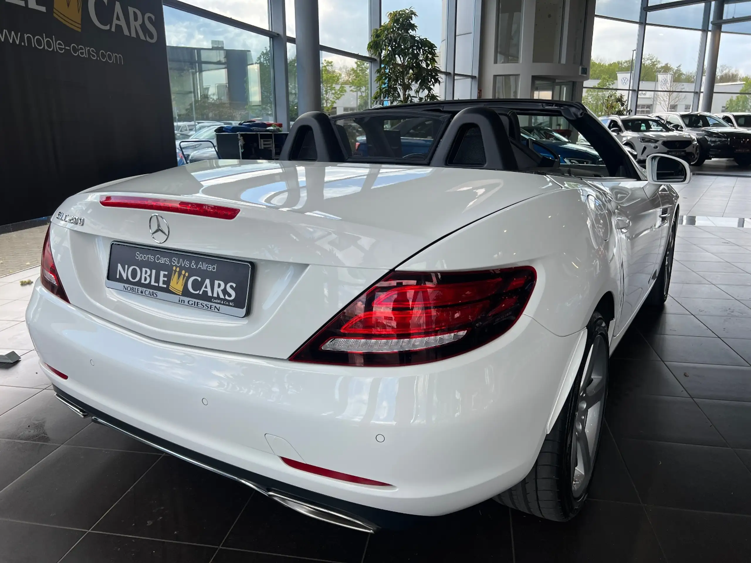 Mercedes-Benz - SLC 200