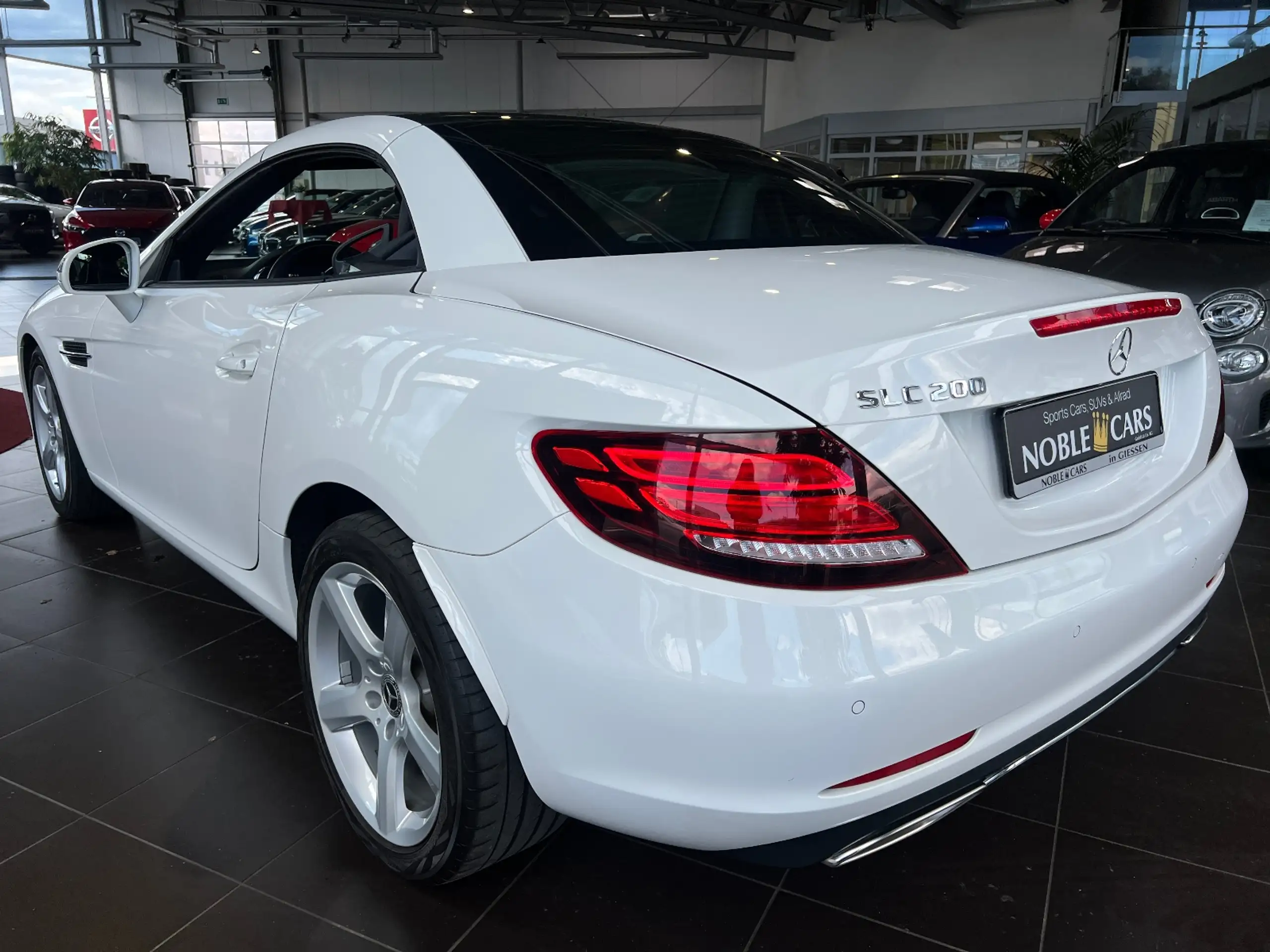 Mercedes-Benz - SLC 200