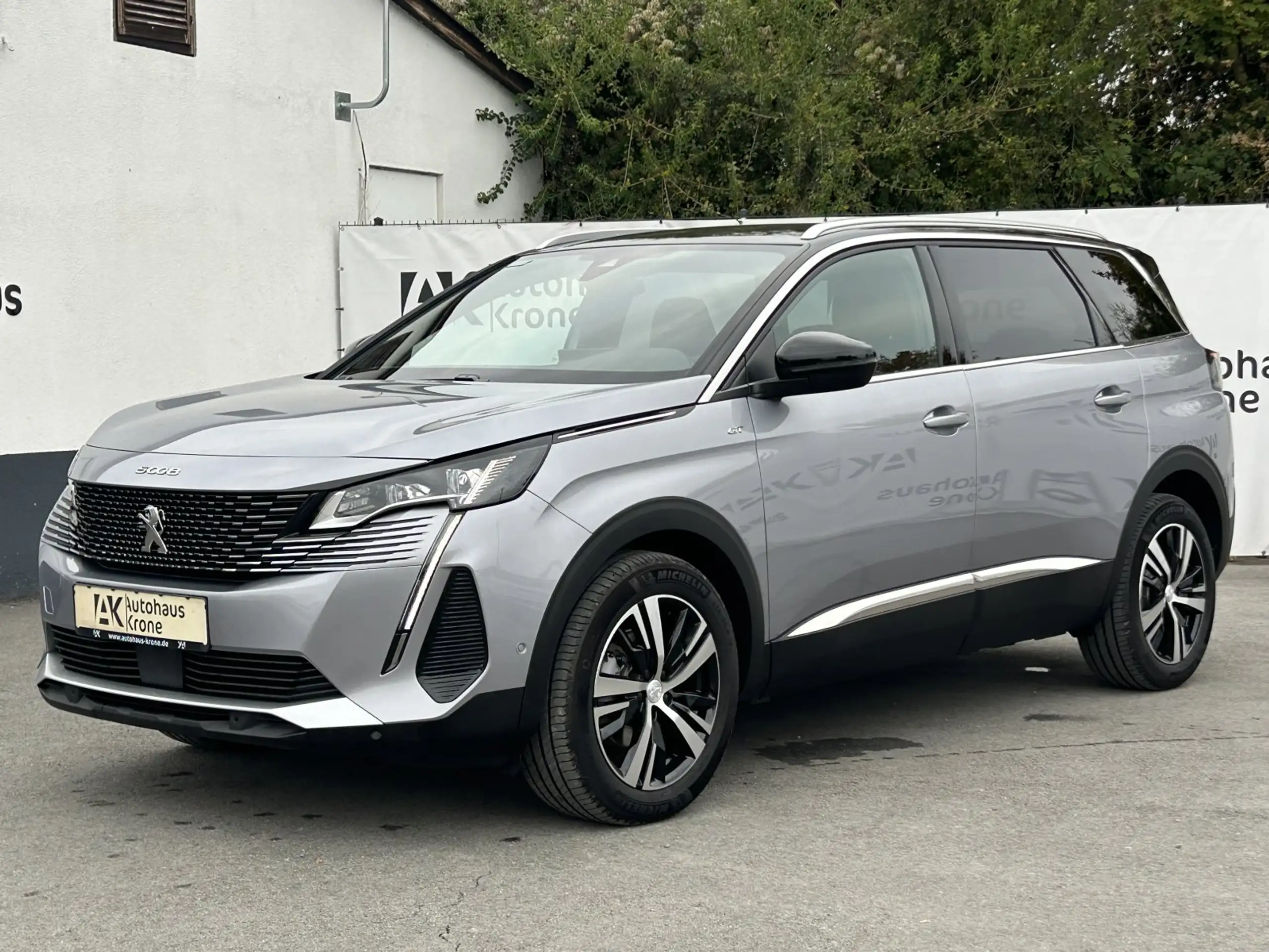 Peugeot - 5008