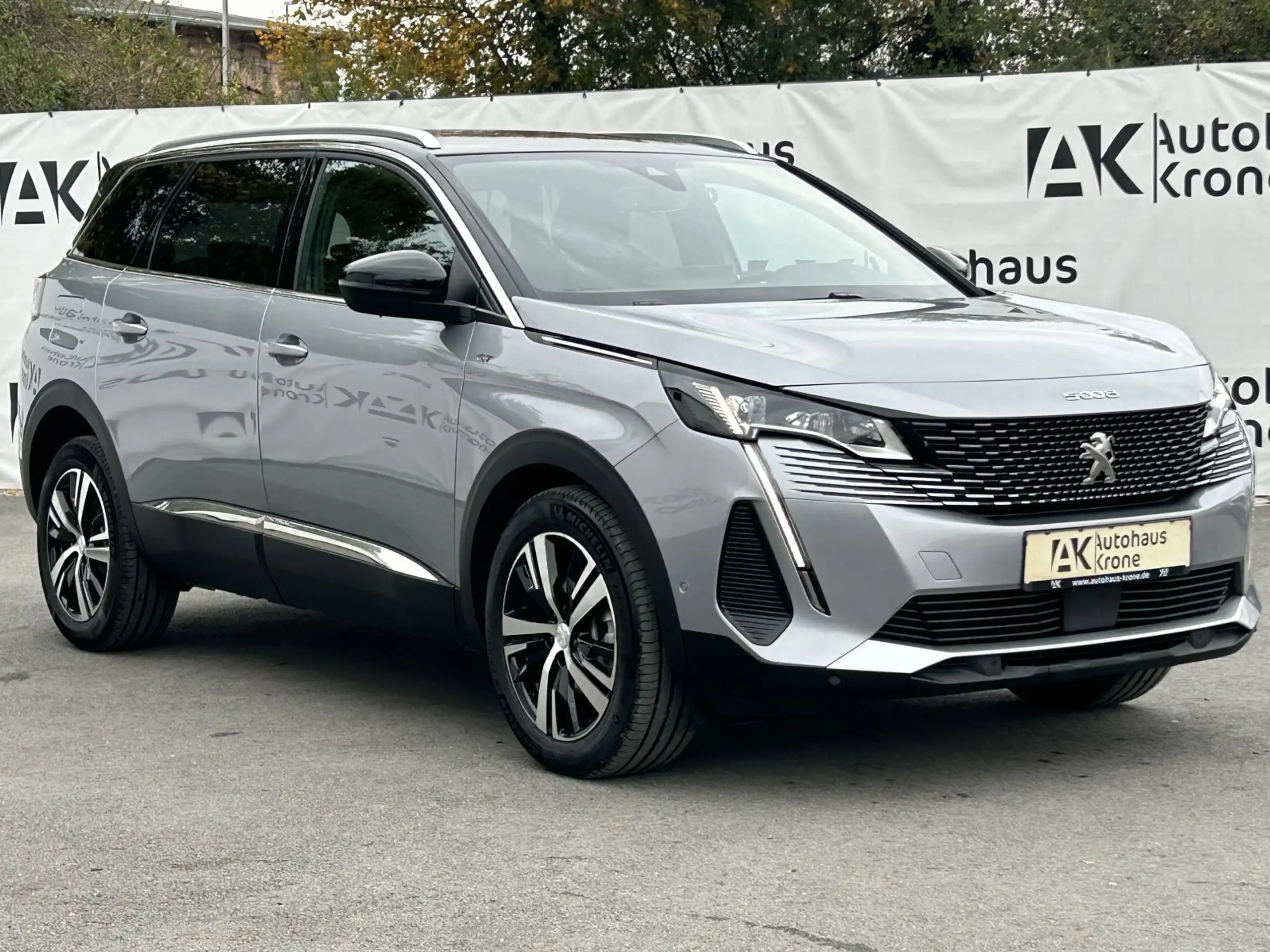 Peugeot - 5008