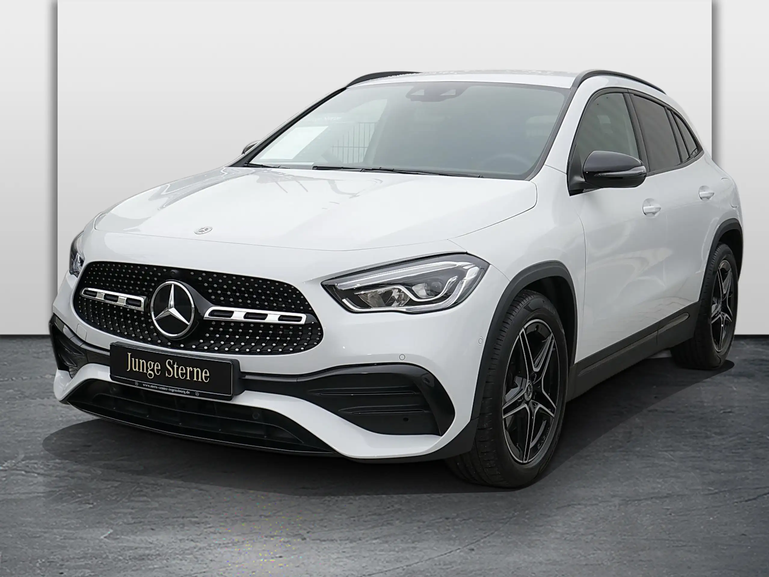 Mercedes-Benz - GLA 200