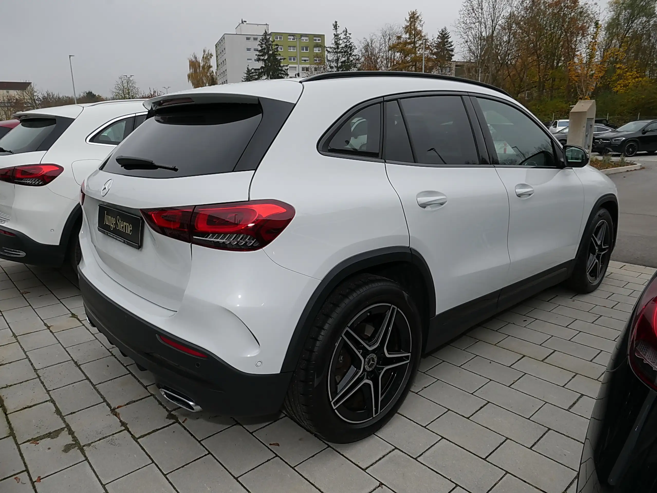 Mercedes-Benz - GLA 200