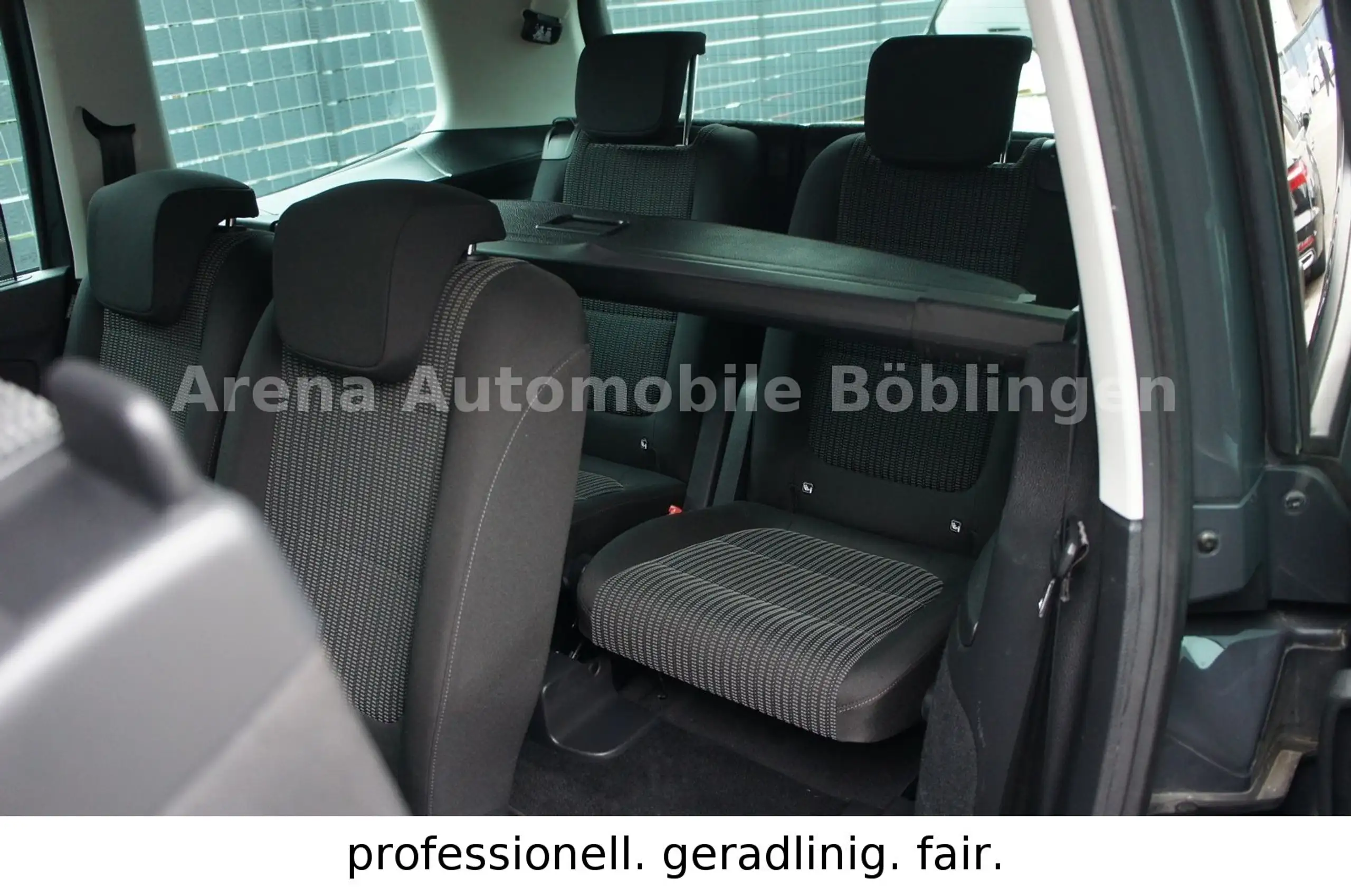 SEAT - Alhambra