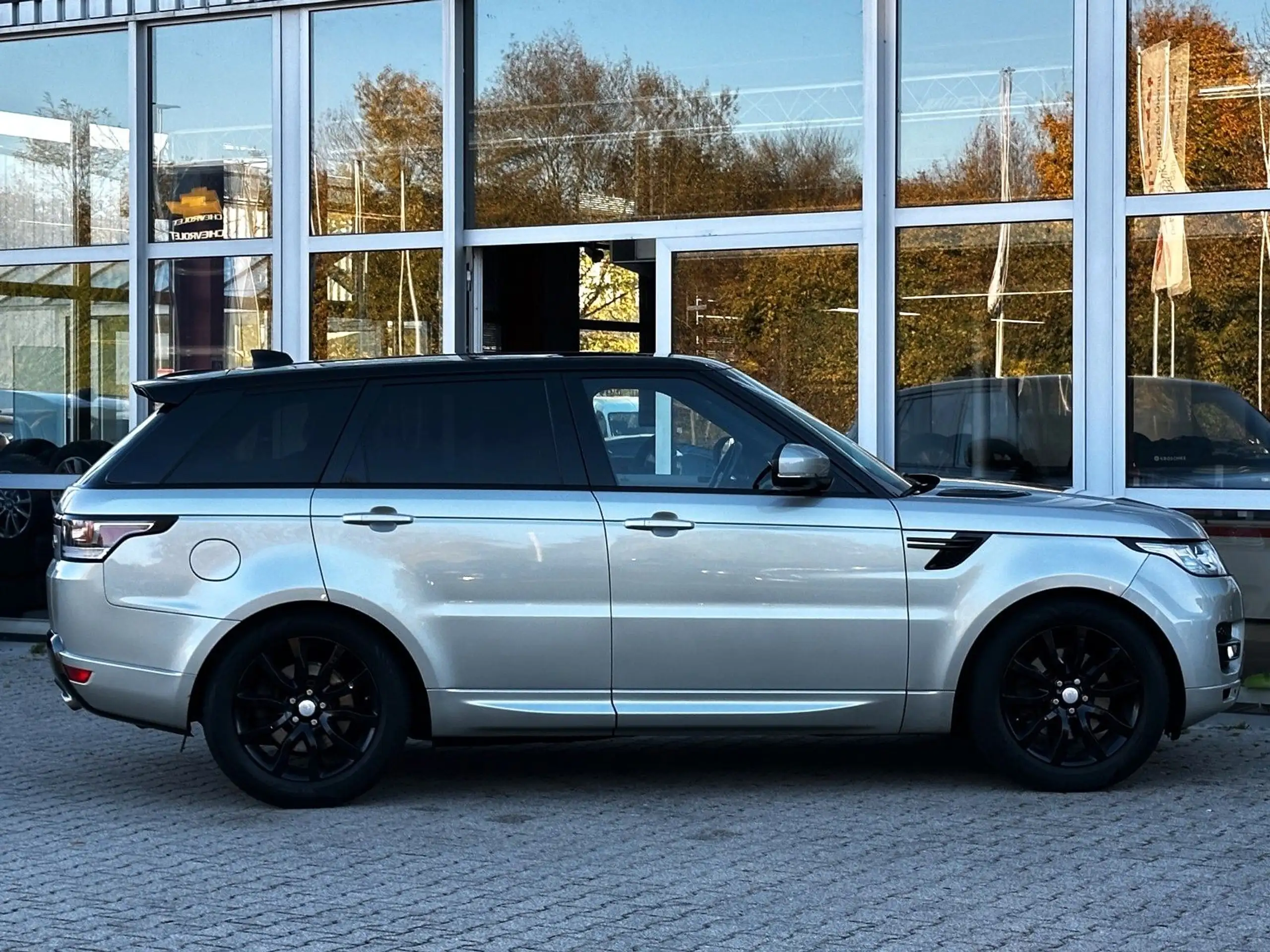 Land Rover - Range Rover Sport