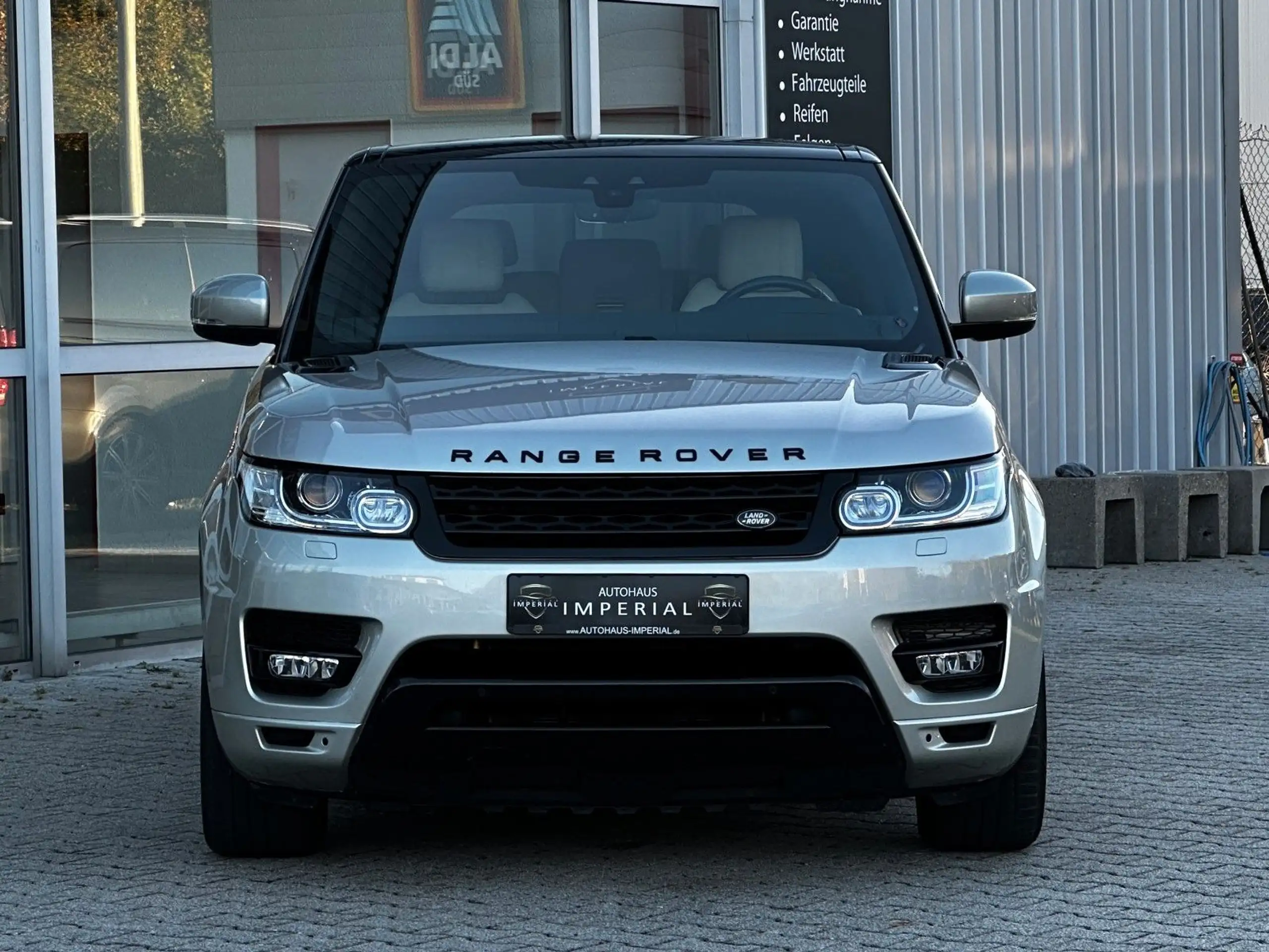 Land Rover - Range Rover Sport