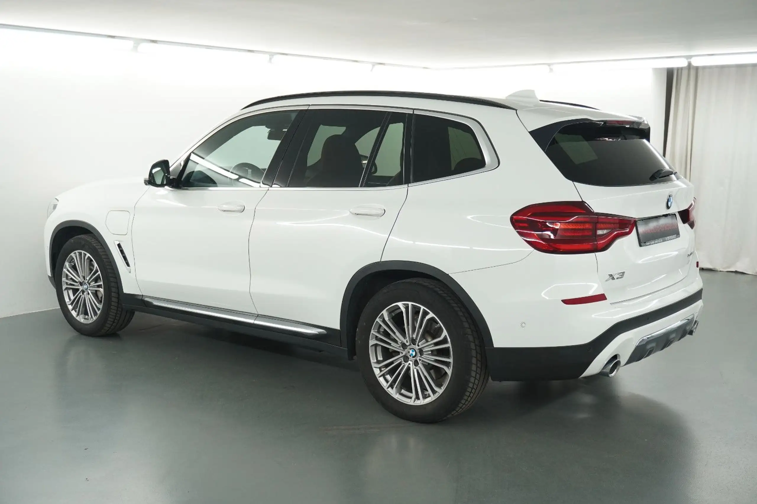 BMW - X3