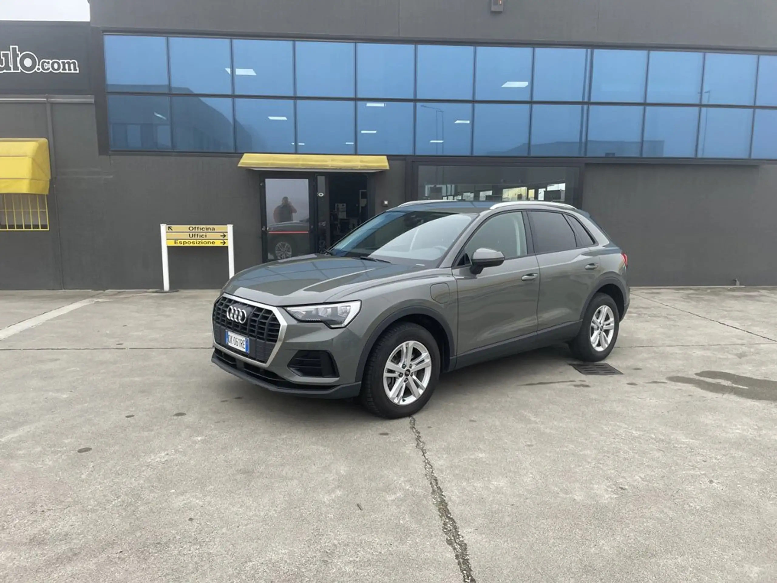 Audi - Q3