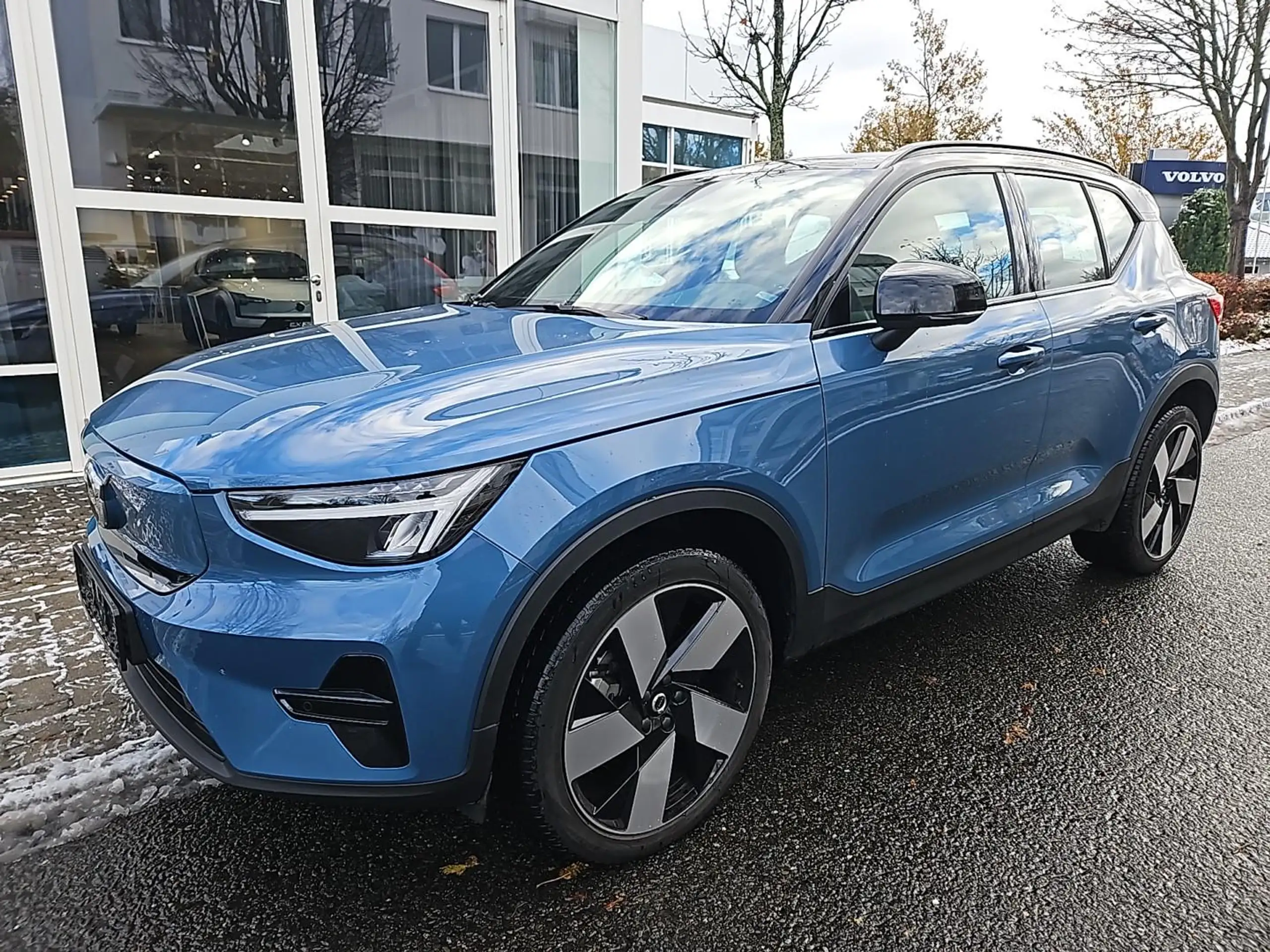 Volvo - XC40