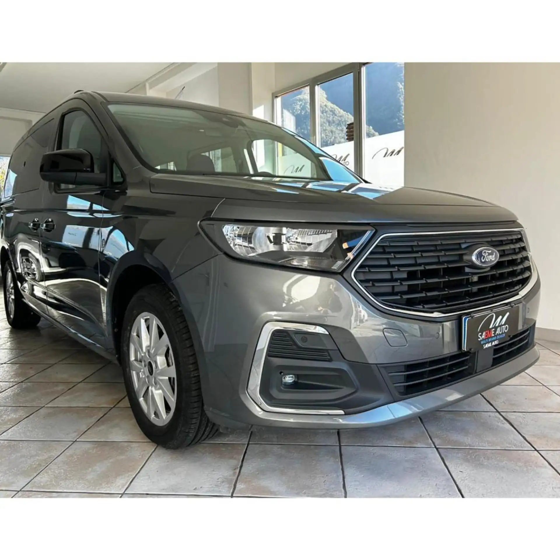 Ford - Grand Tourneo