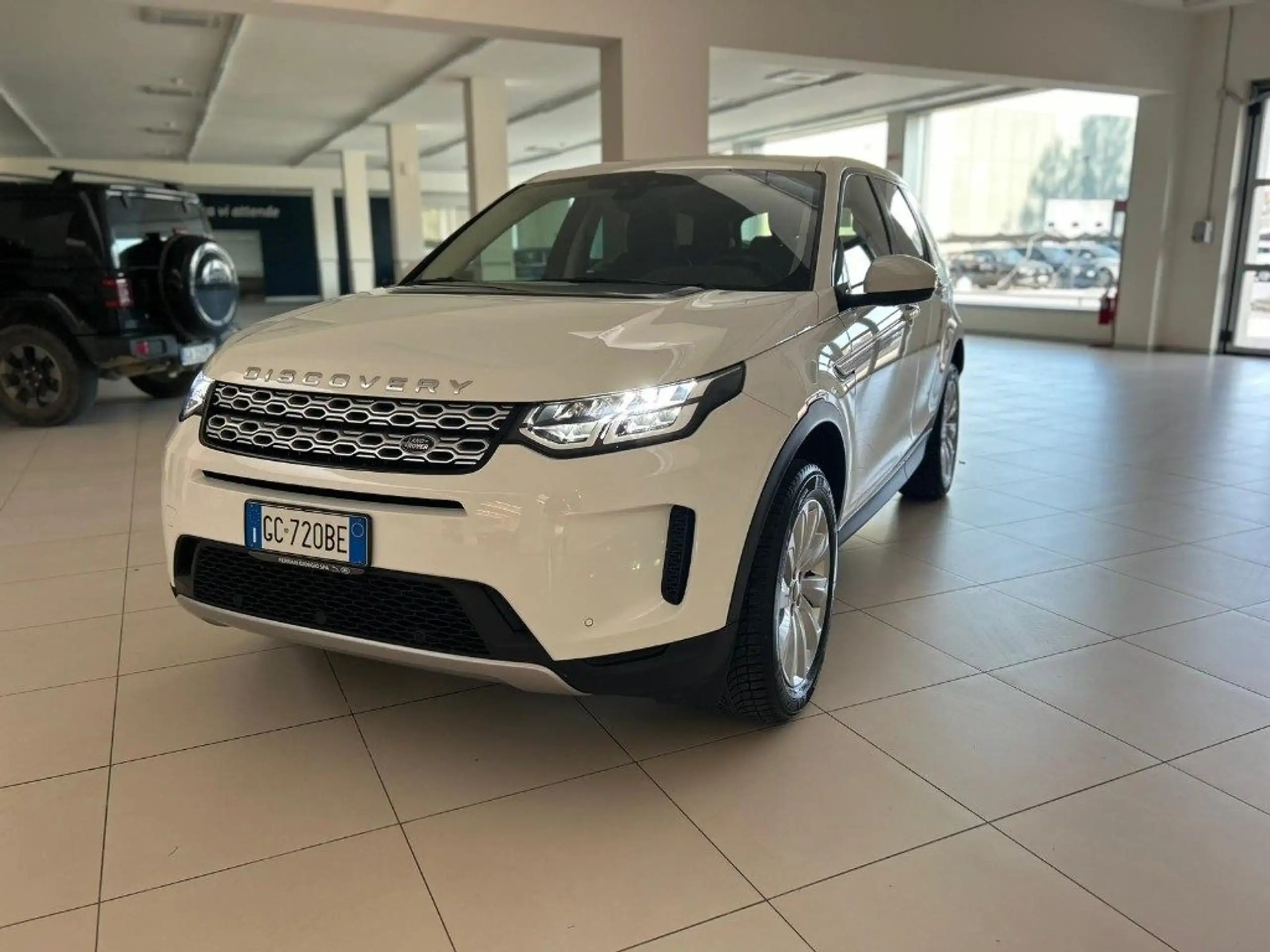 Land Rover - Discovery Sport