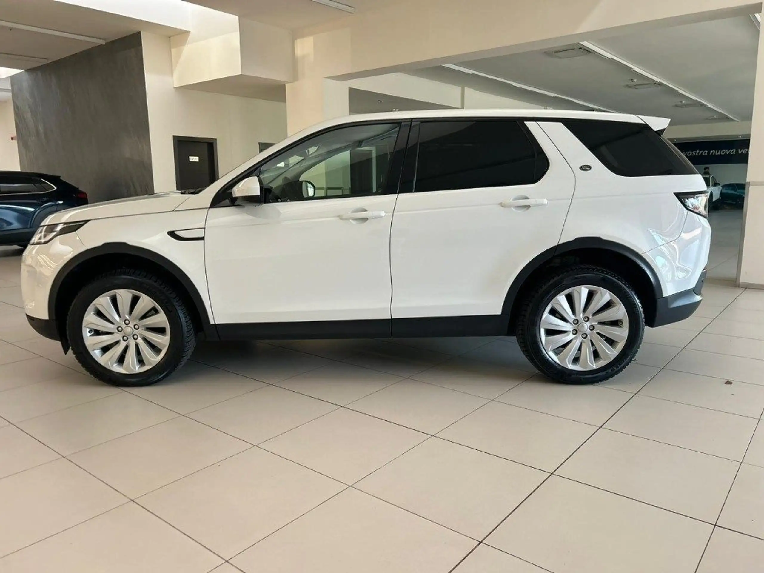 Land Rover - Discovery Sport