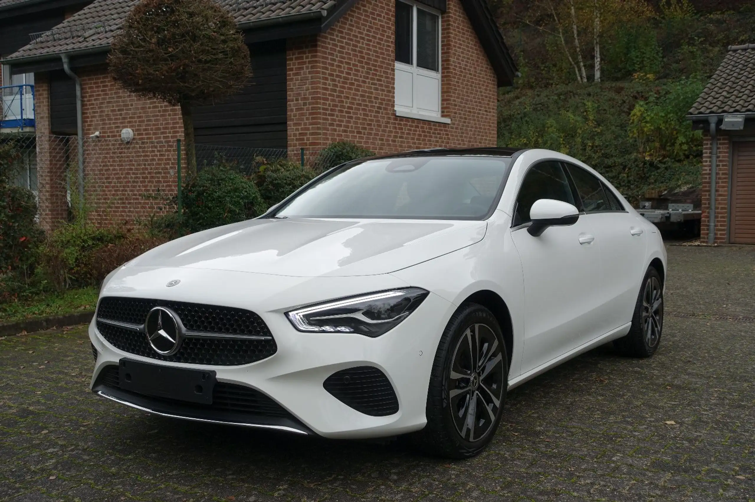 Mercedes-Benz - CLA 180