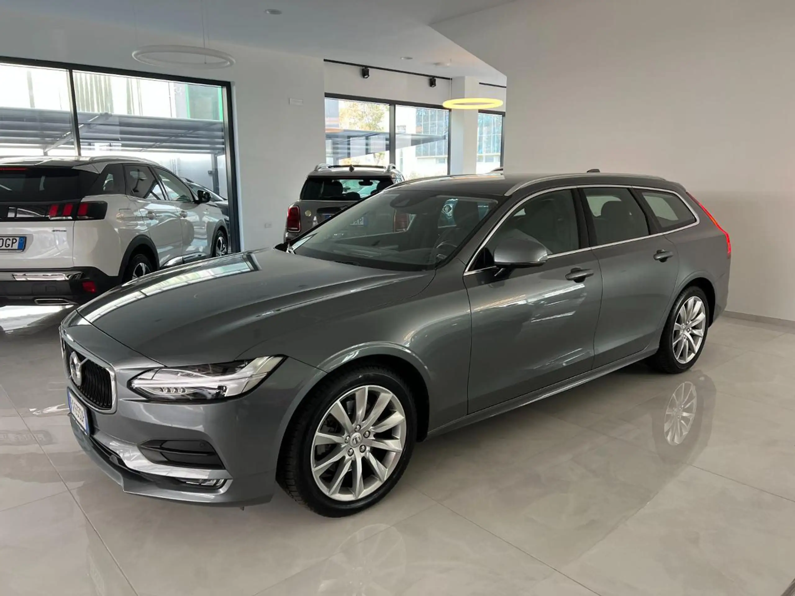 Volvo - V90