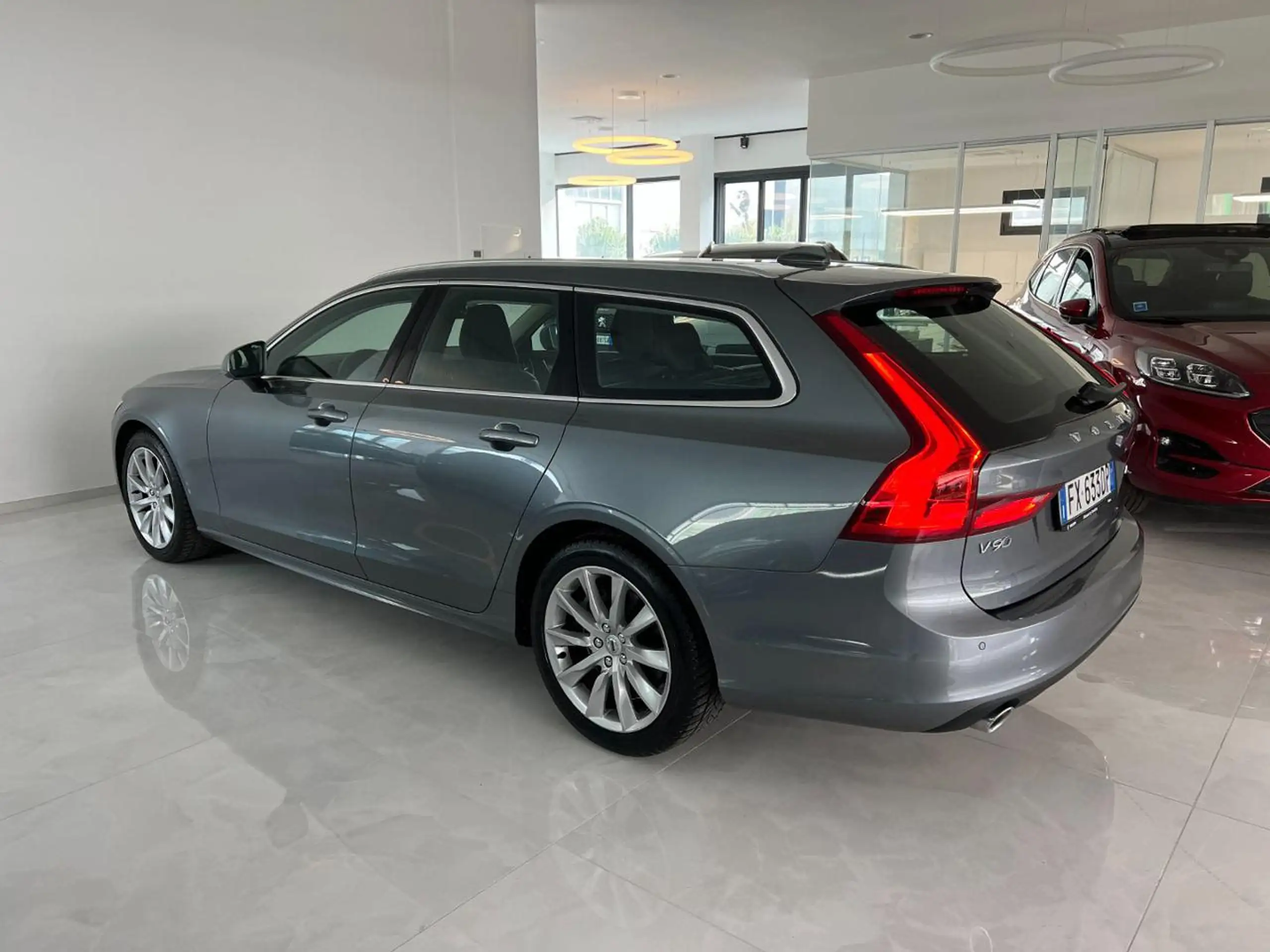 Volvo - V90