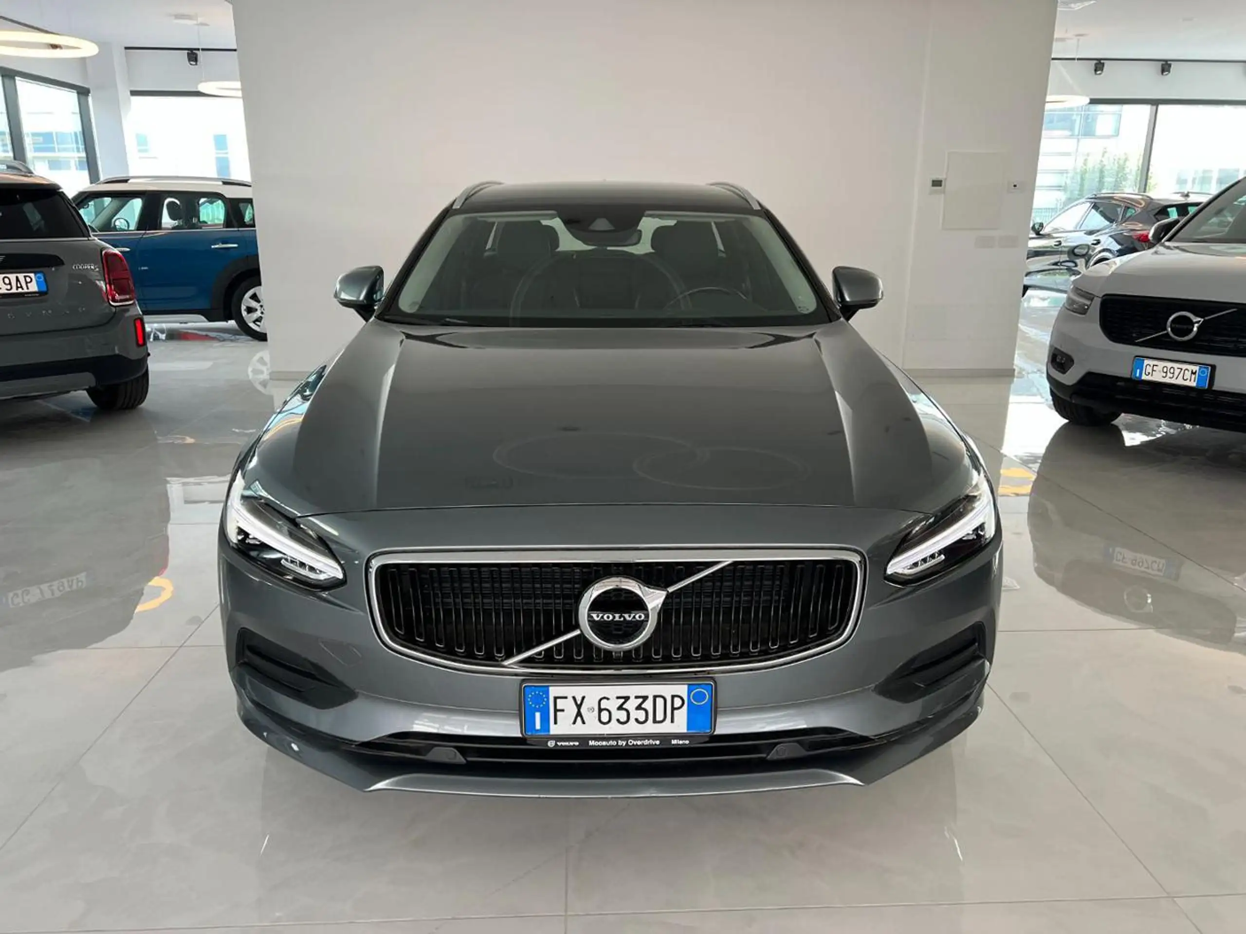 Volvo - V90