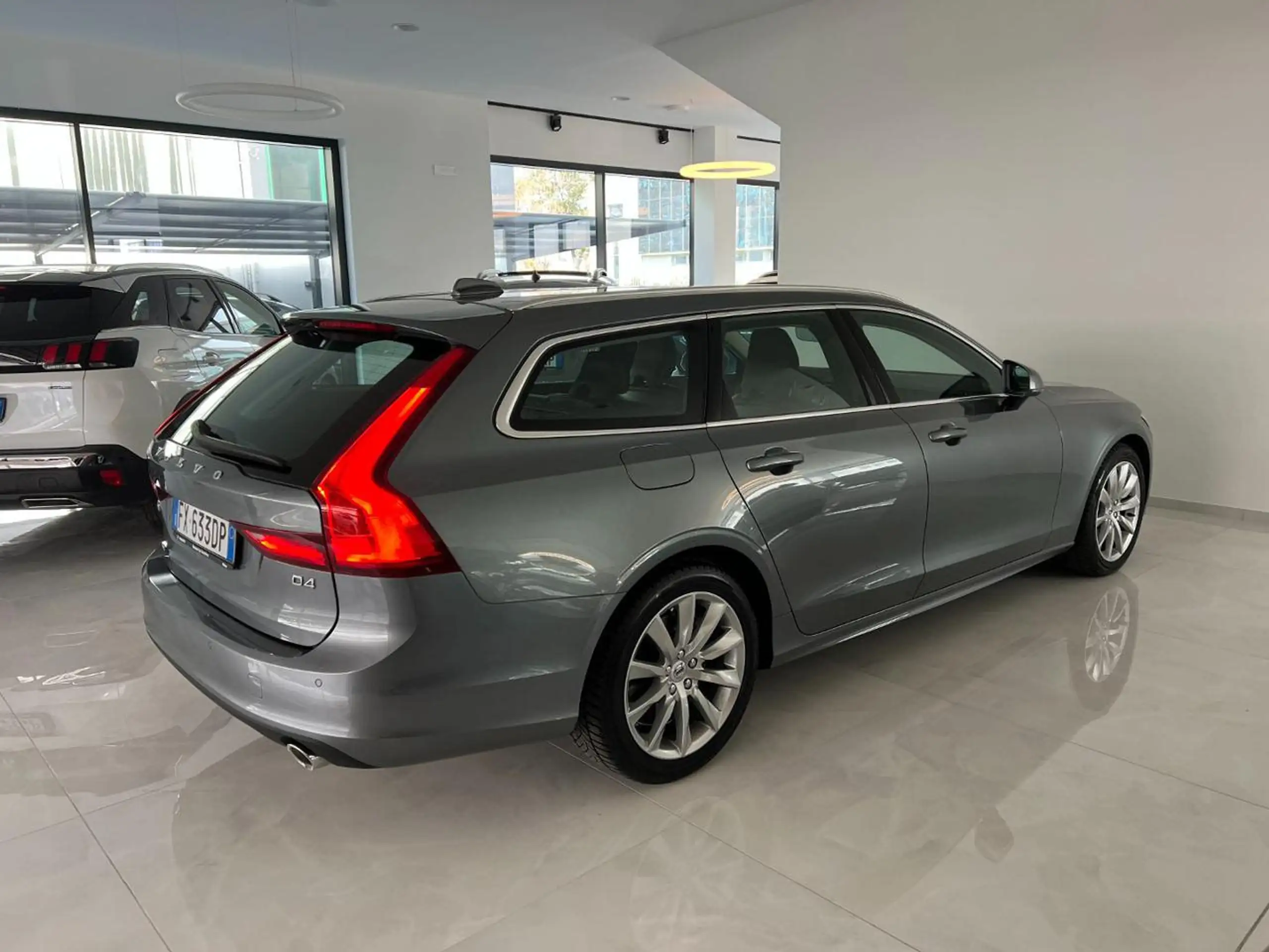 Volvo - V90