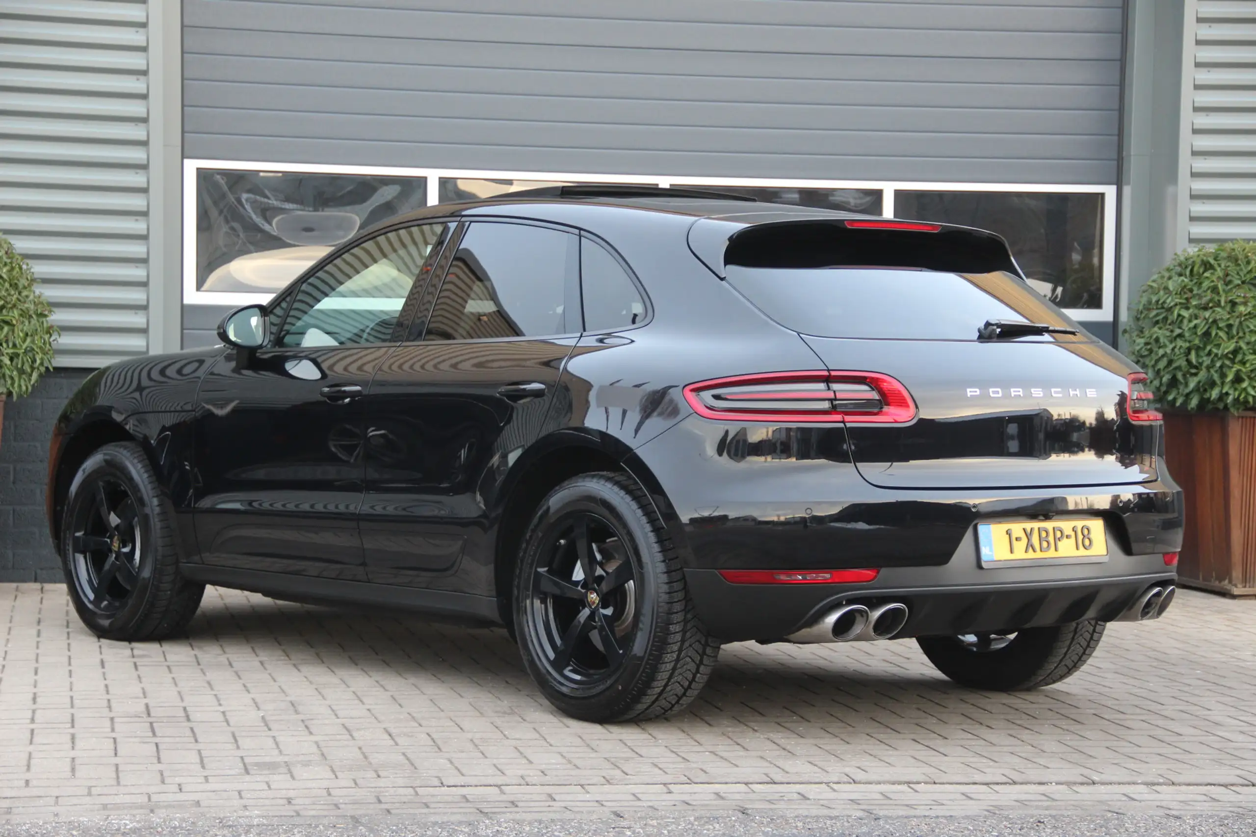 Porsche - Macan