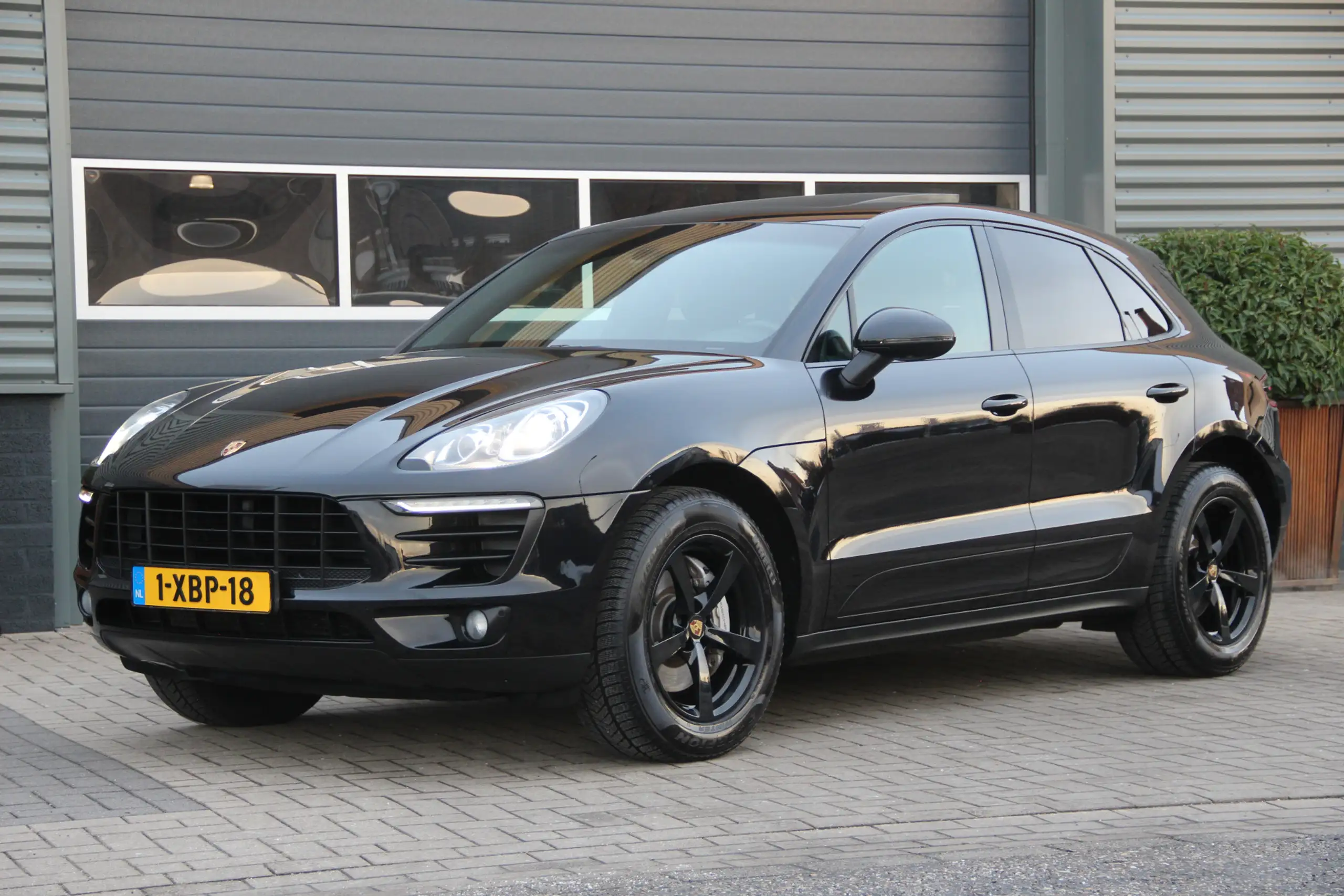 Porsche - Macan