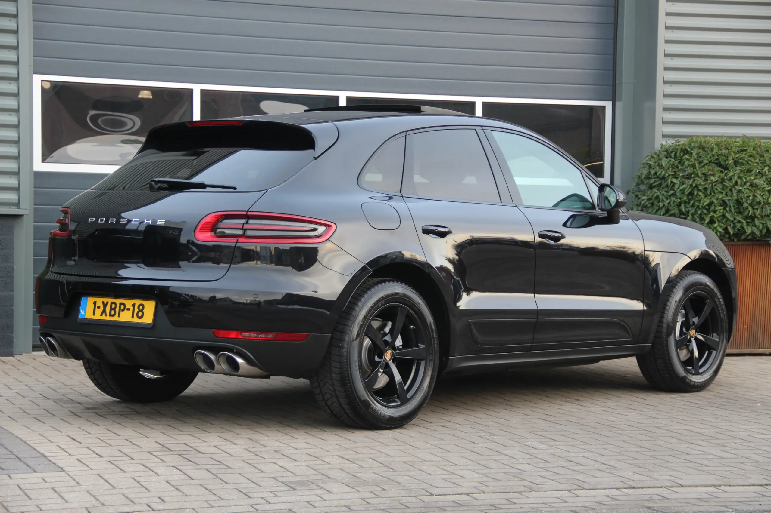 Porsche - Macan