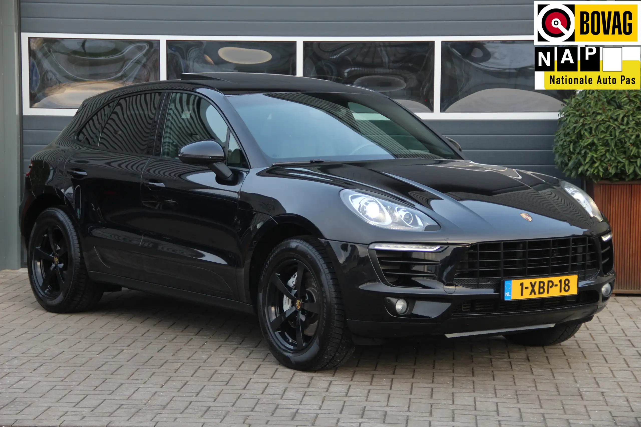 Porsche - Macan