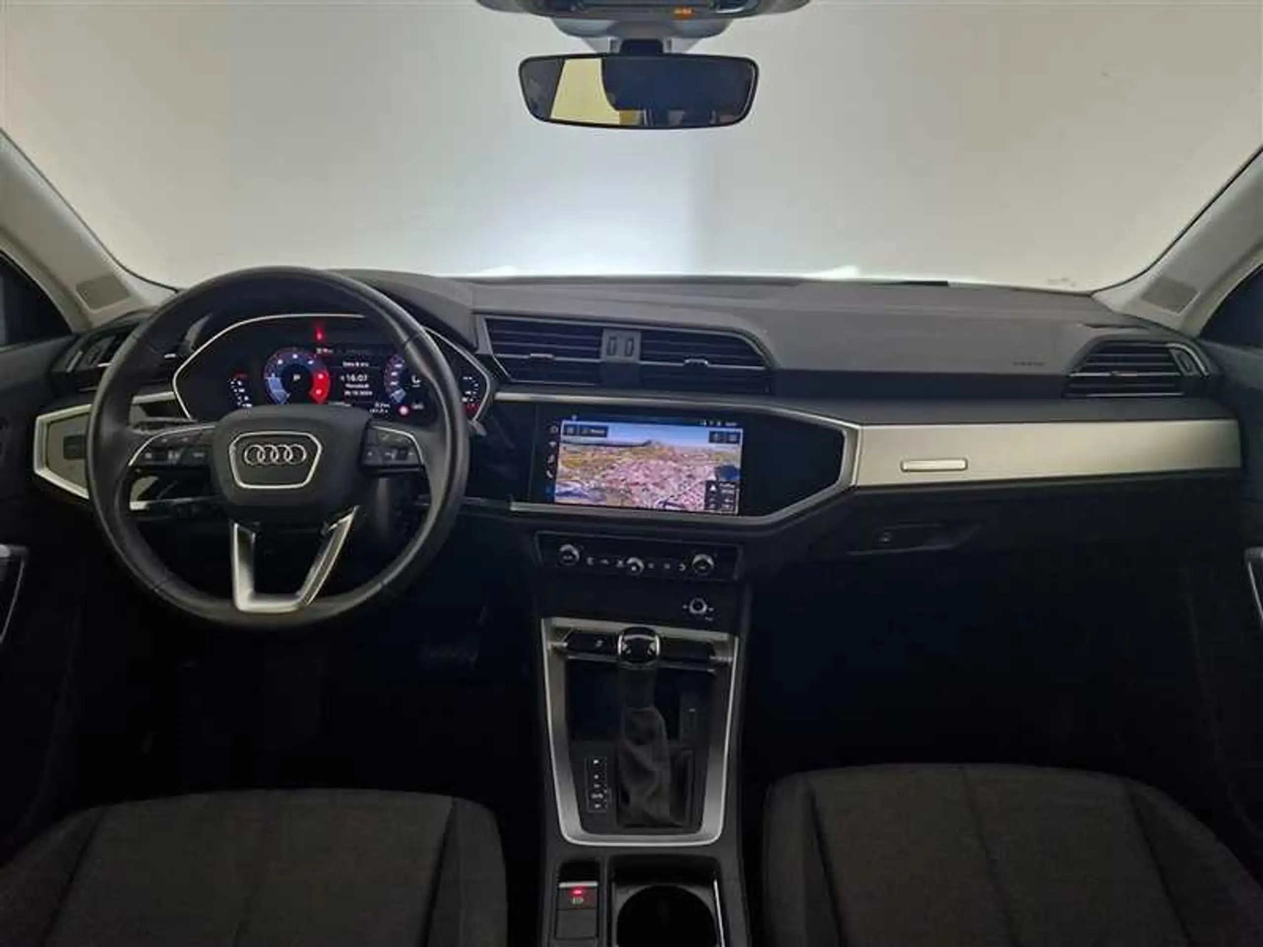 Audi - Q3