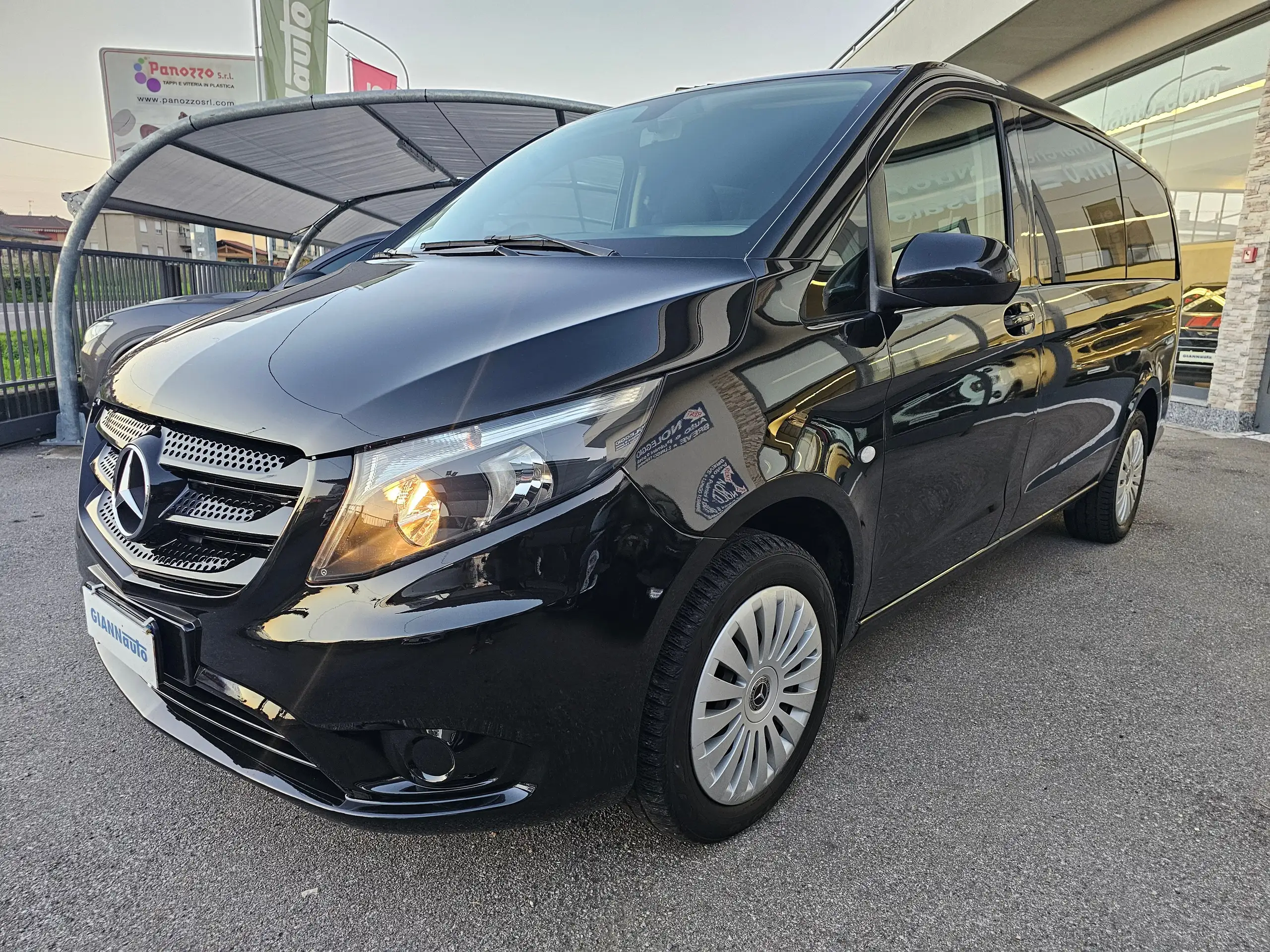 Mercedes-Benz - Vito