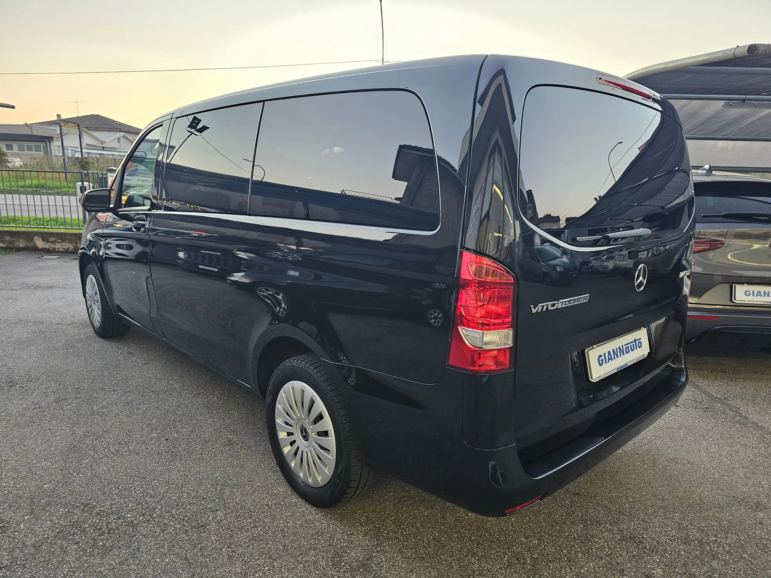 Mercedes-Benz - Vito